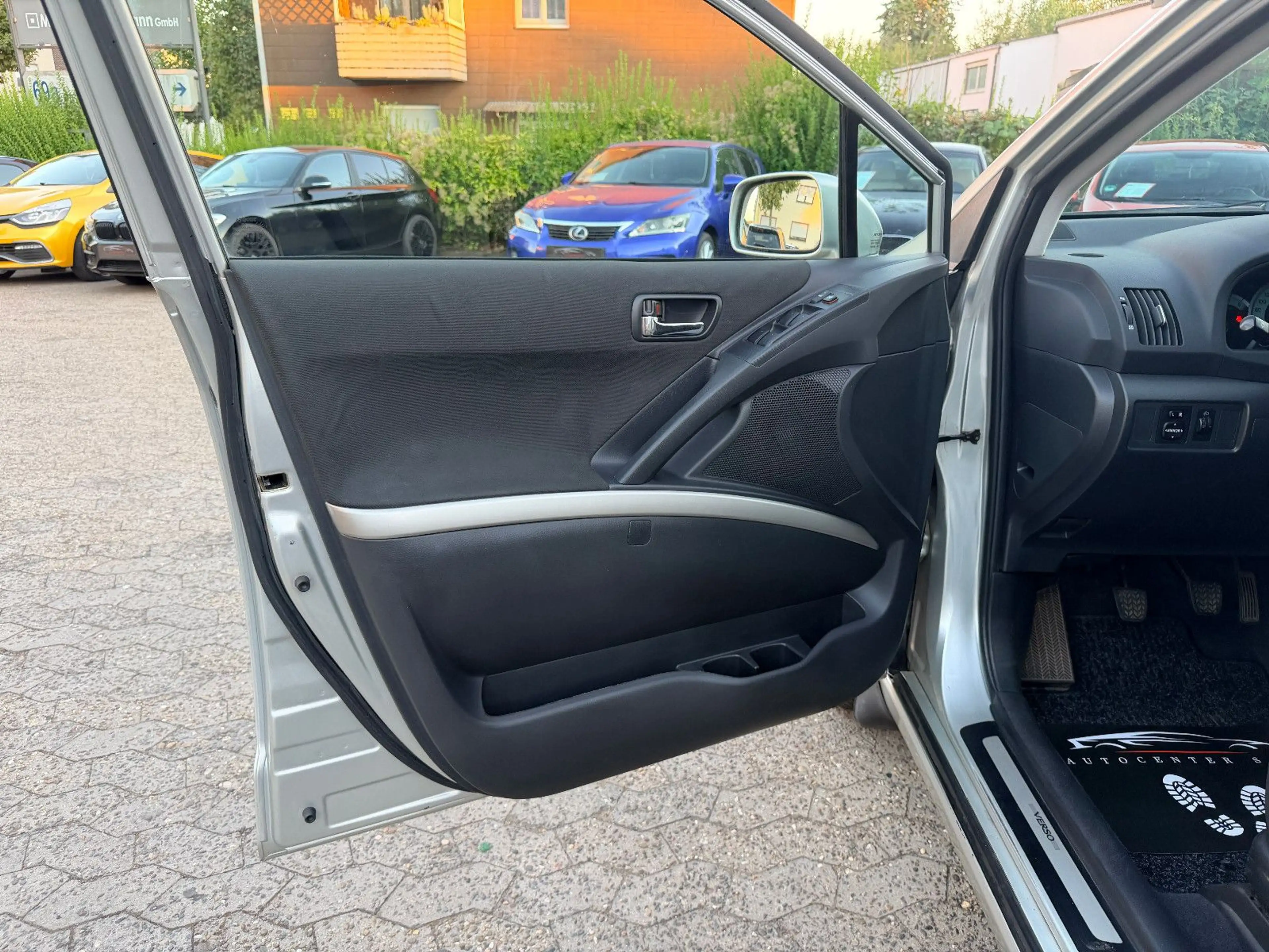 Toyota Corolla Verso 1.8 Sol 7-Sitzer Tempomat PDC — photo 10