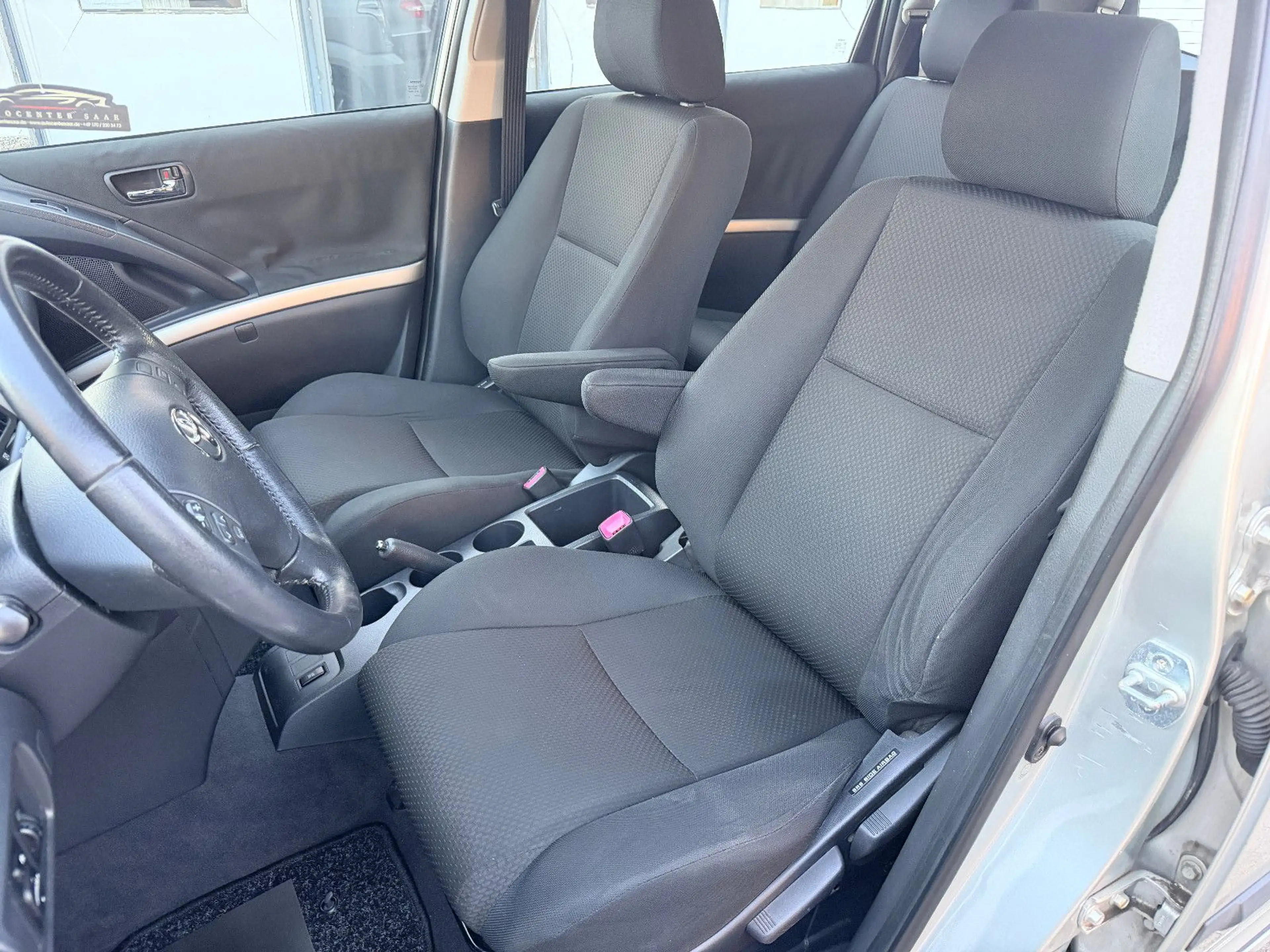 Toyota Corolla Verso 1.8 Sol 7-Sitzer Tempomat PDC — photo 11