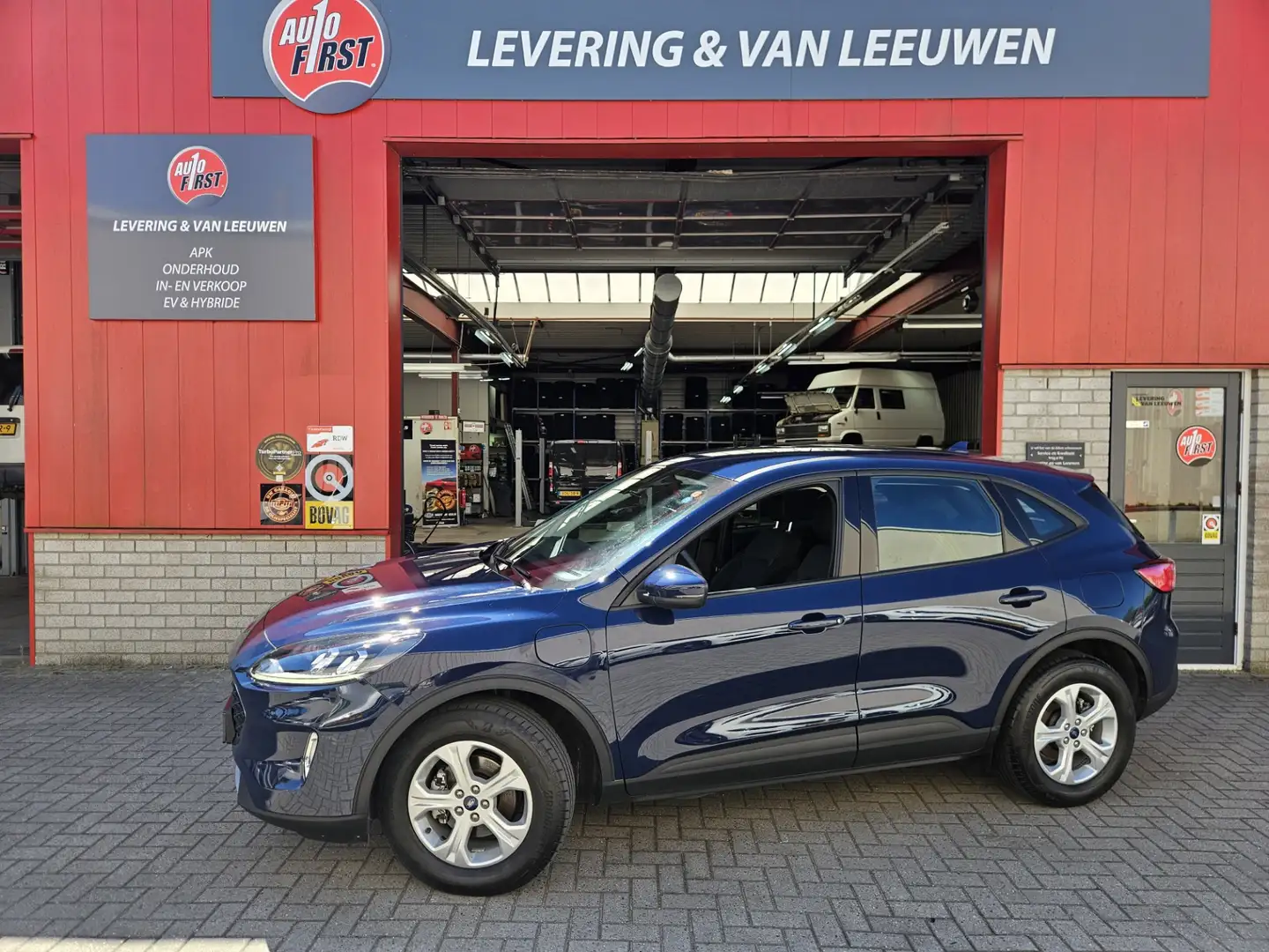 Ford Kuga 2.5 PHEV Cool & Connect Stoelverwarming/ Parkeerse Blauw - 1