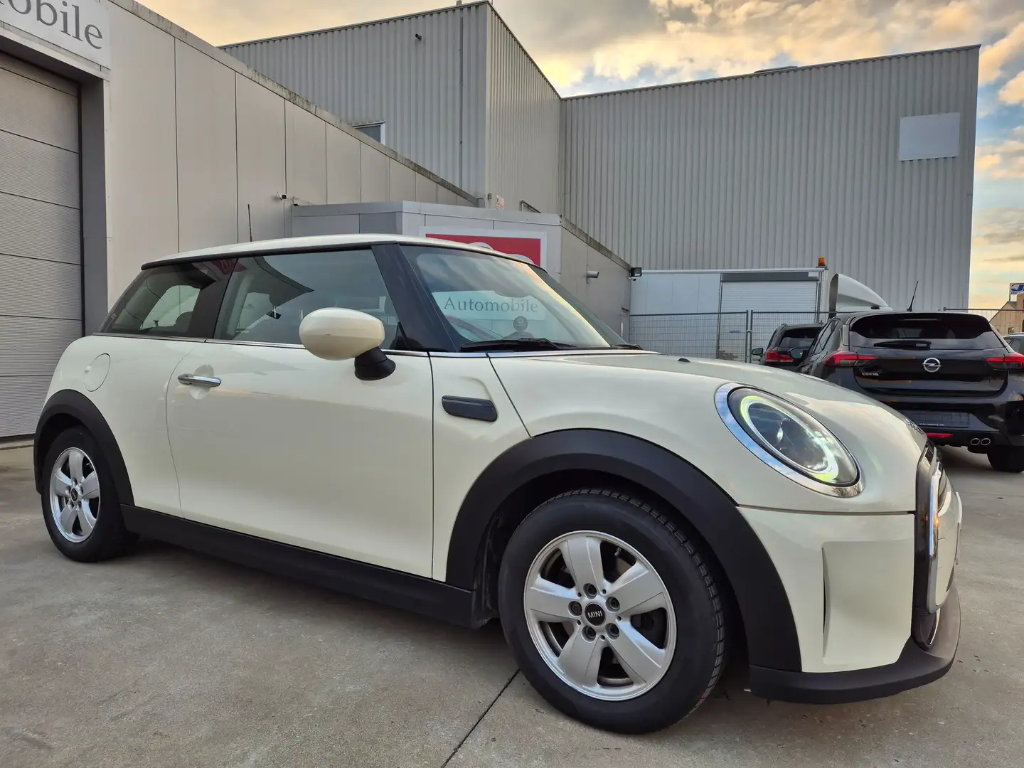 MINI One 1.5iA // AUTOM. // 83.756 KM ! 2022 ! Blanc - 1