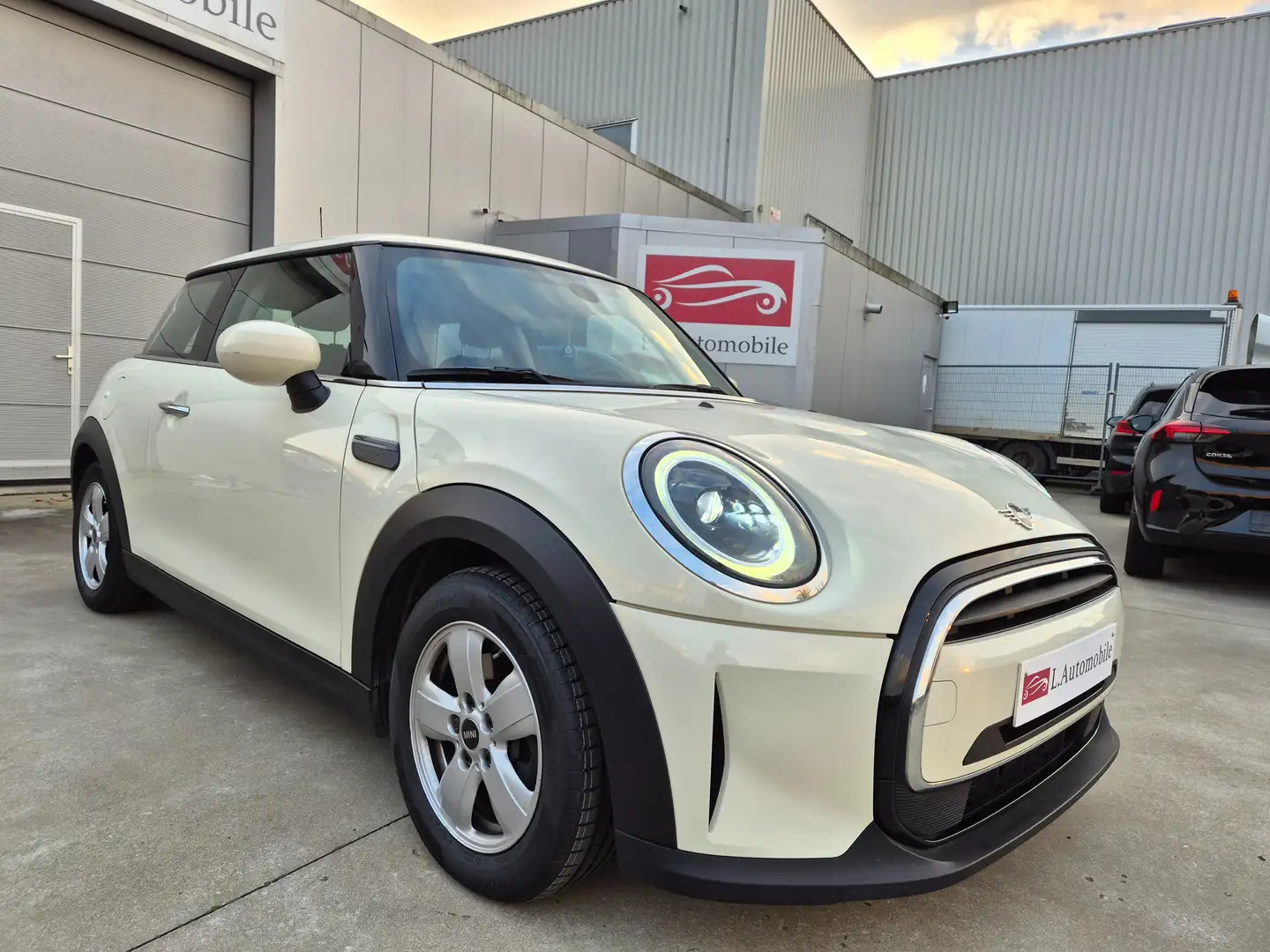 MINI One 1.5iA // AUTOM. // 83.756 KM ! 2022 ! Blanc - 2