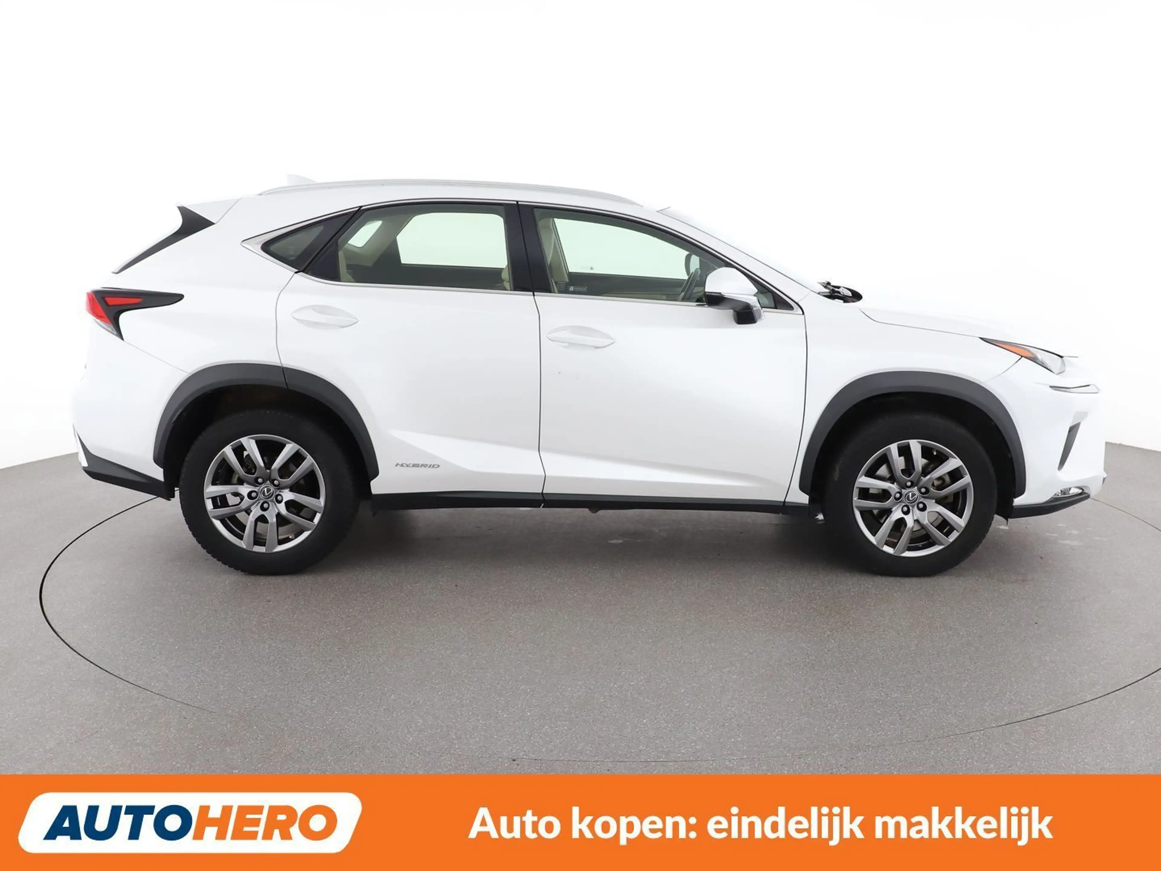 Lexus NX 300h NX 300h E-Four Pack Business — photo 7