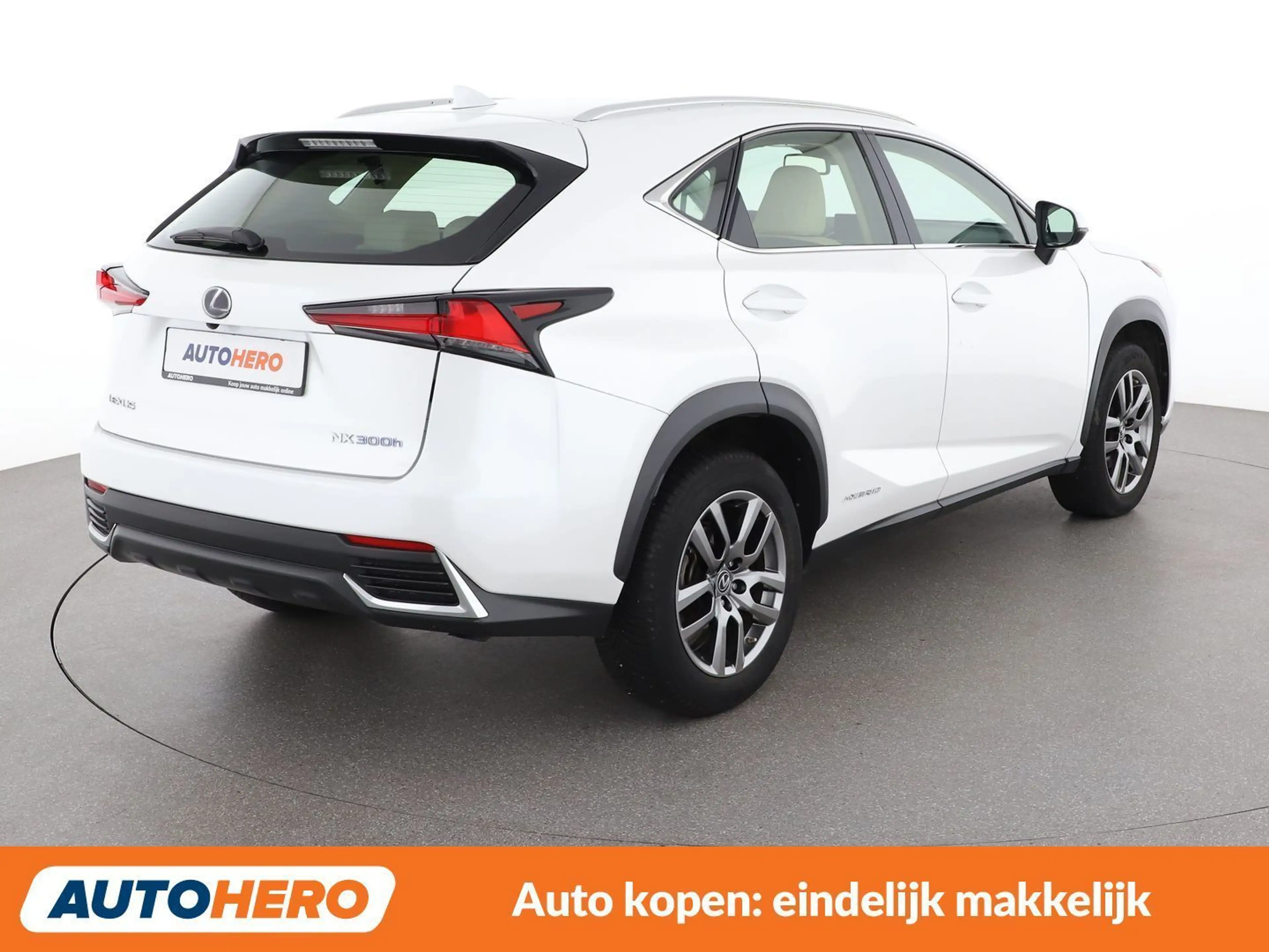 Lexus NX 300h NX 300h E-Four Pack Business — photo 6