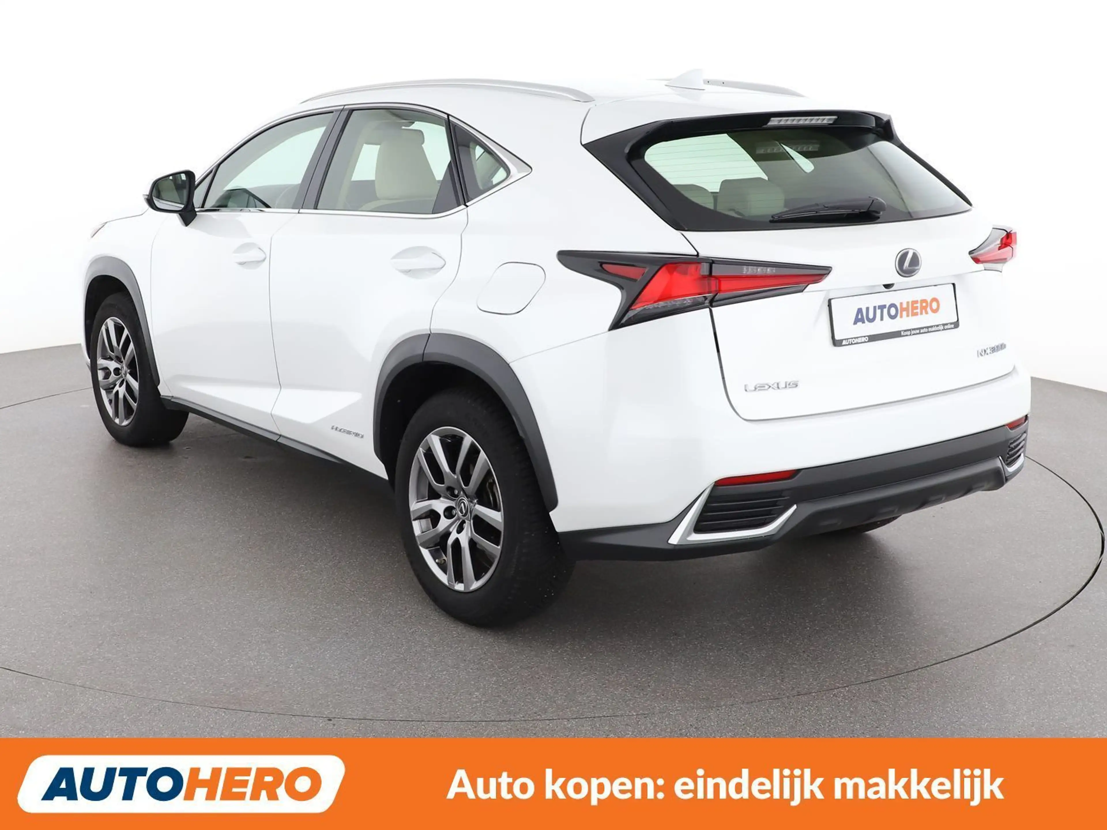 Lexus NX 300h NX 300h E-Four Pack Business — photo 4