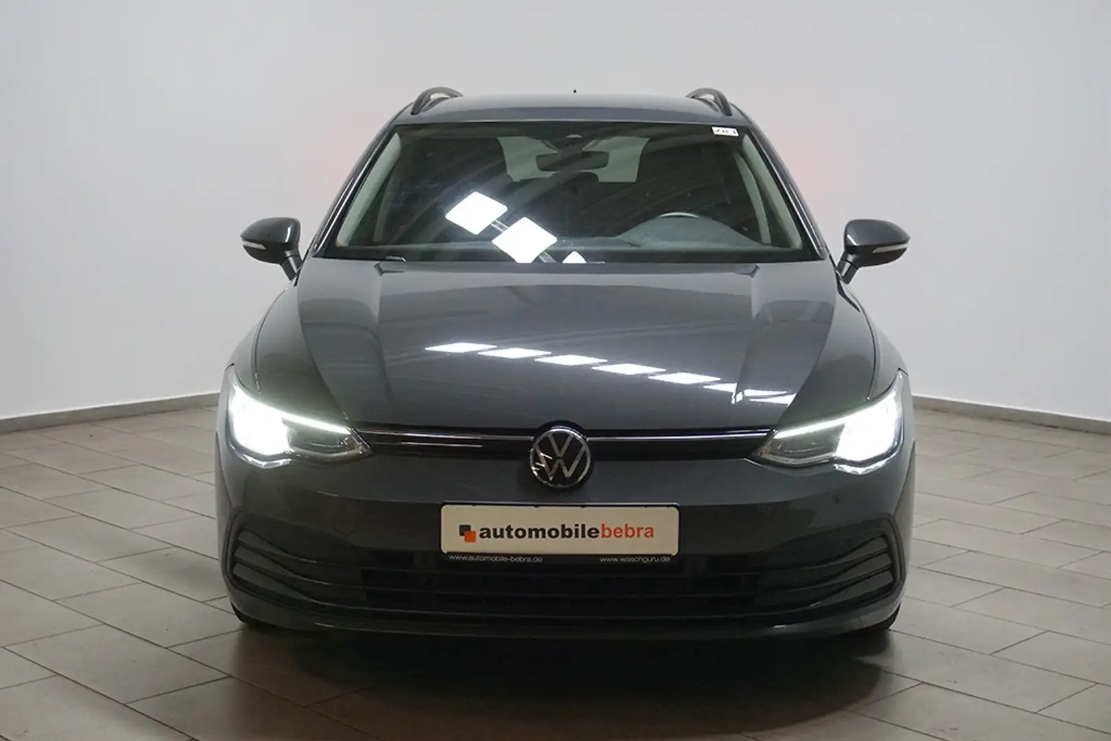Volkswagen Golf 8 2.0TDI DSG Life Virtual AHK Navi Grijs - 2