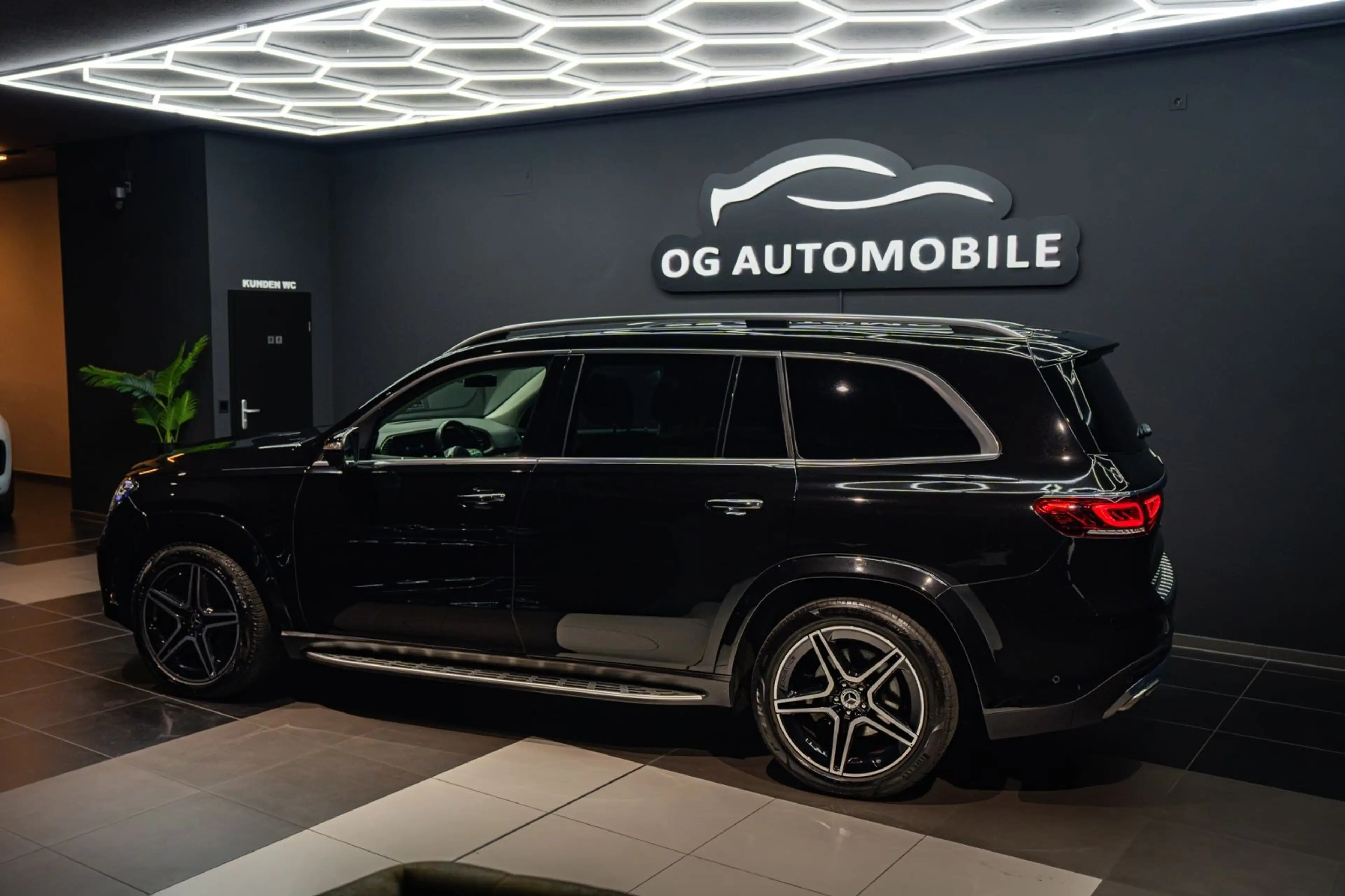 Mercedes-Benz GLS 580 *PANO*360*AHK*LUFT*7-Sitzer*MEMORY*LED — photo 6