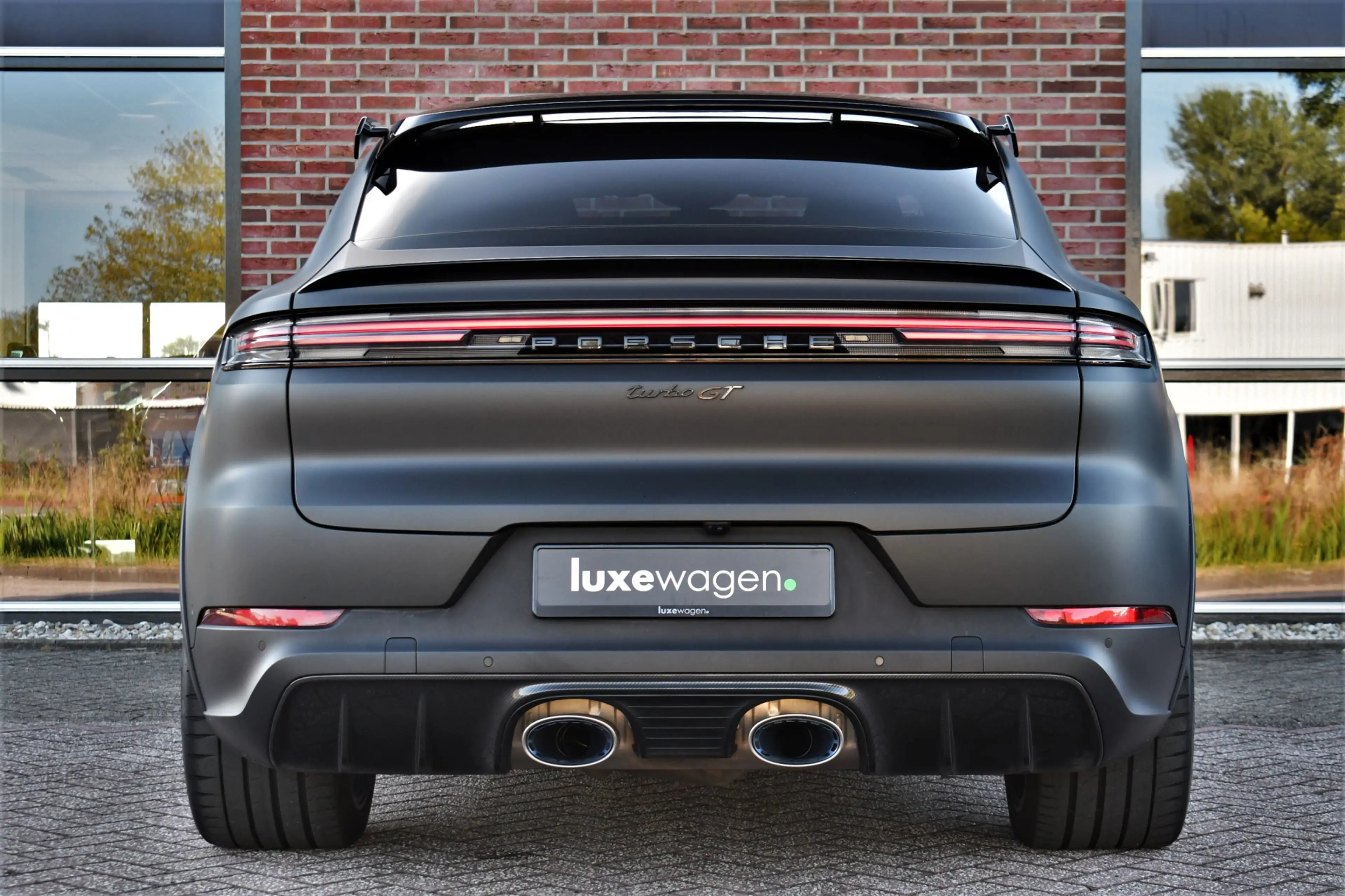 Porsche Cayenne Coupé 4.0 Turbo E-Hybrid GT Burmester PDCC Carbon — photo 8