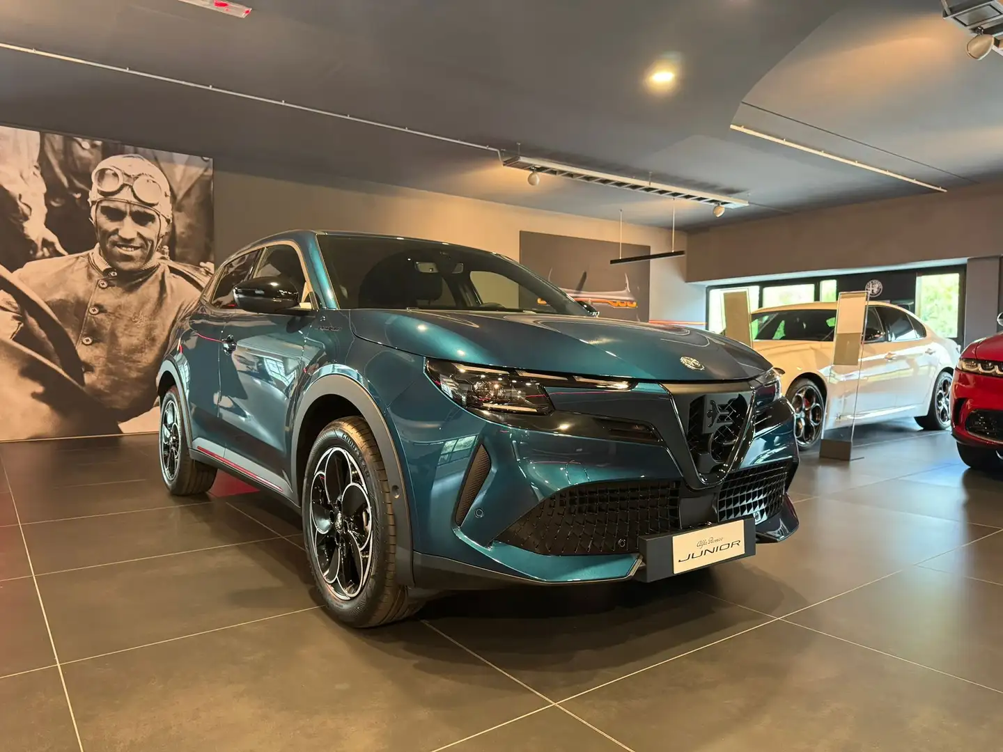Alfa Romeo Junior 1.2 136cv Hybrid Edct6 Modrá - 1