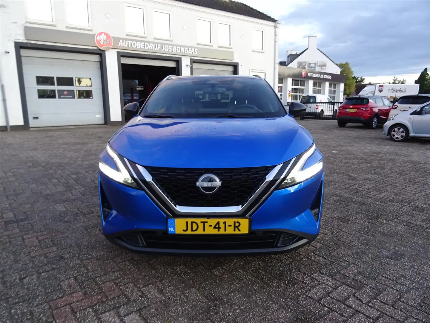 Nissan Qashqai 1.3 Mild-Hybrid 140pk Business Premium Blauw - 2