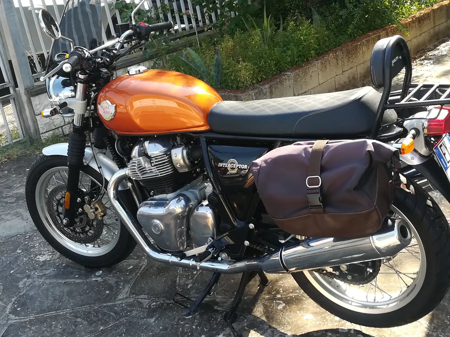Royal Enfield Interceptor Arancione - 1