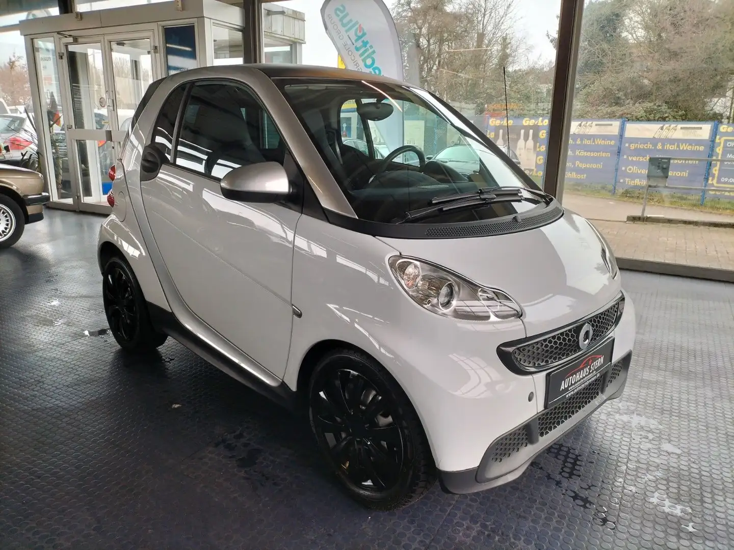 smart forTwo fortwo coupe Micro Hybrid Drive 45kW Blanc - 1