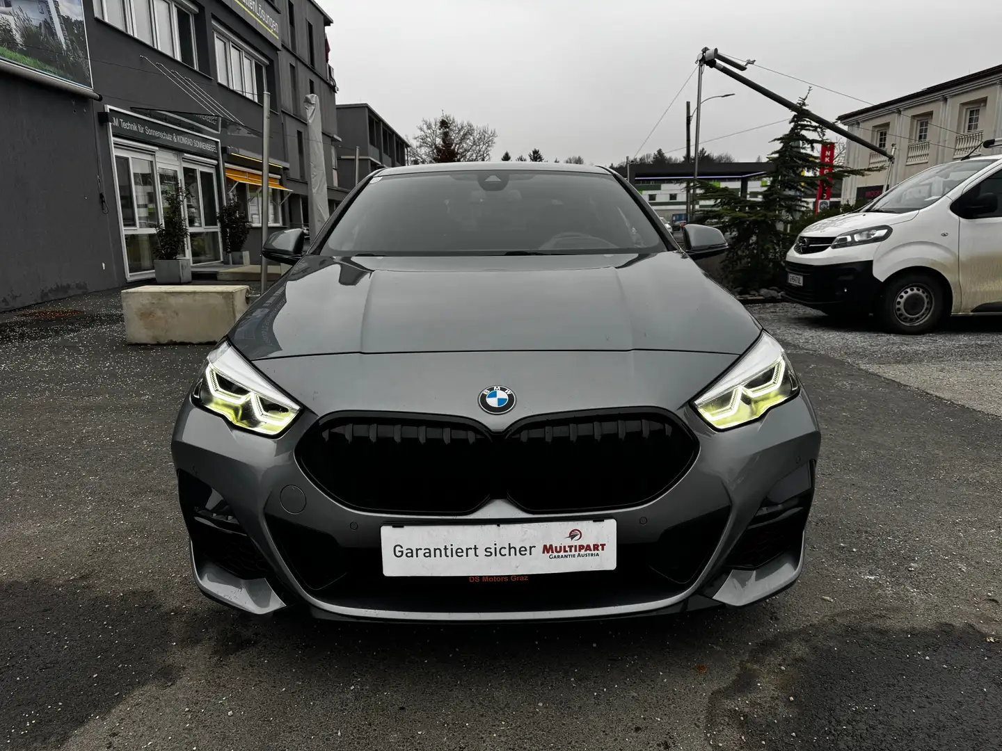 BMW 218 d Gran Coupe Aut. *M Sport; LED; NAVI; uvm.* Grau - 2