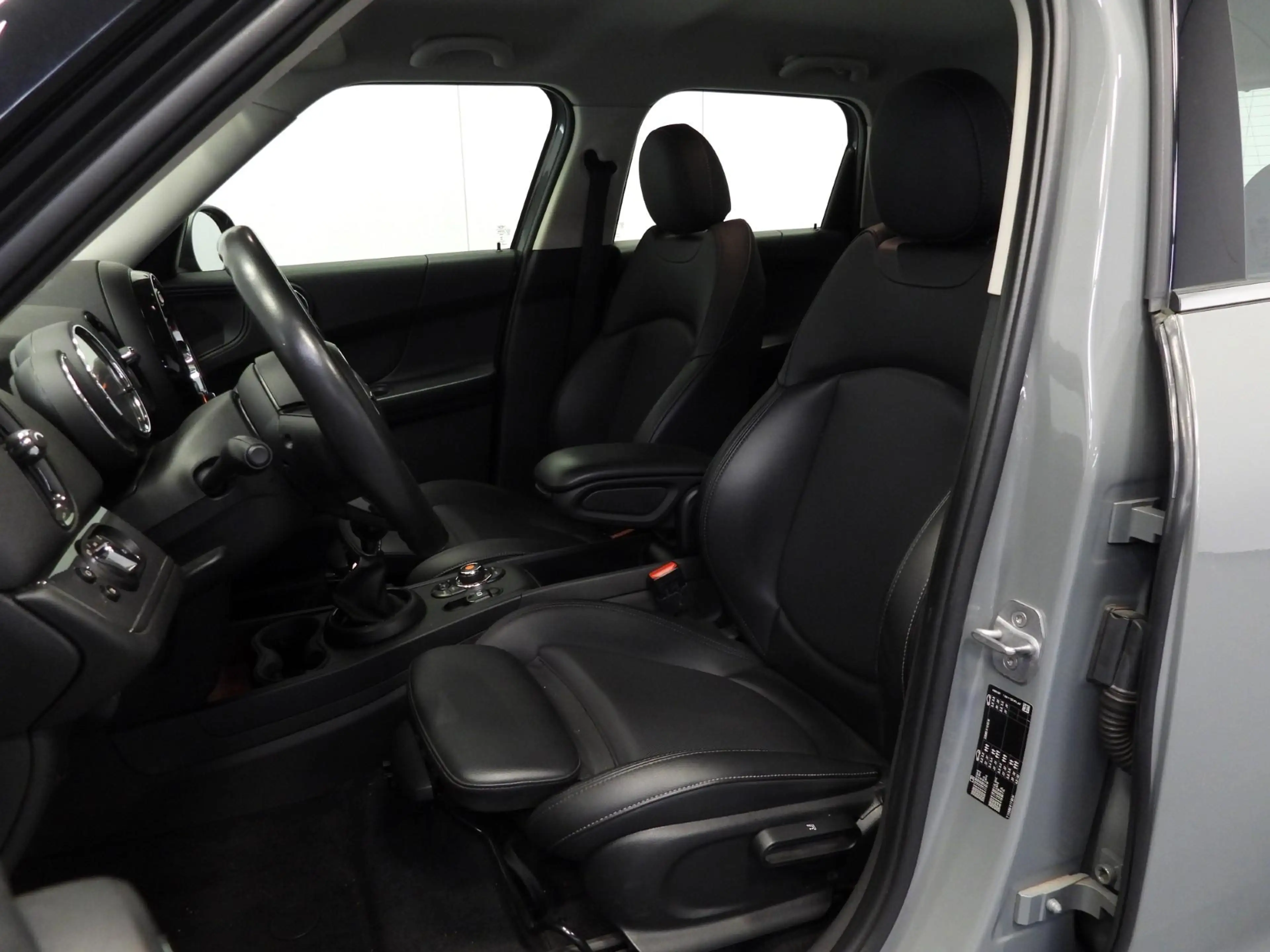 MINI One Countryman 1.5 NAVI/LEER/EL.KLEP/LED/16"LMV! — photo 24