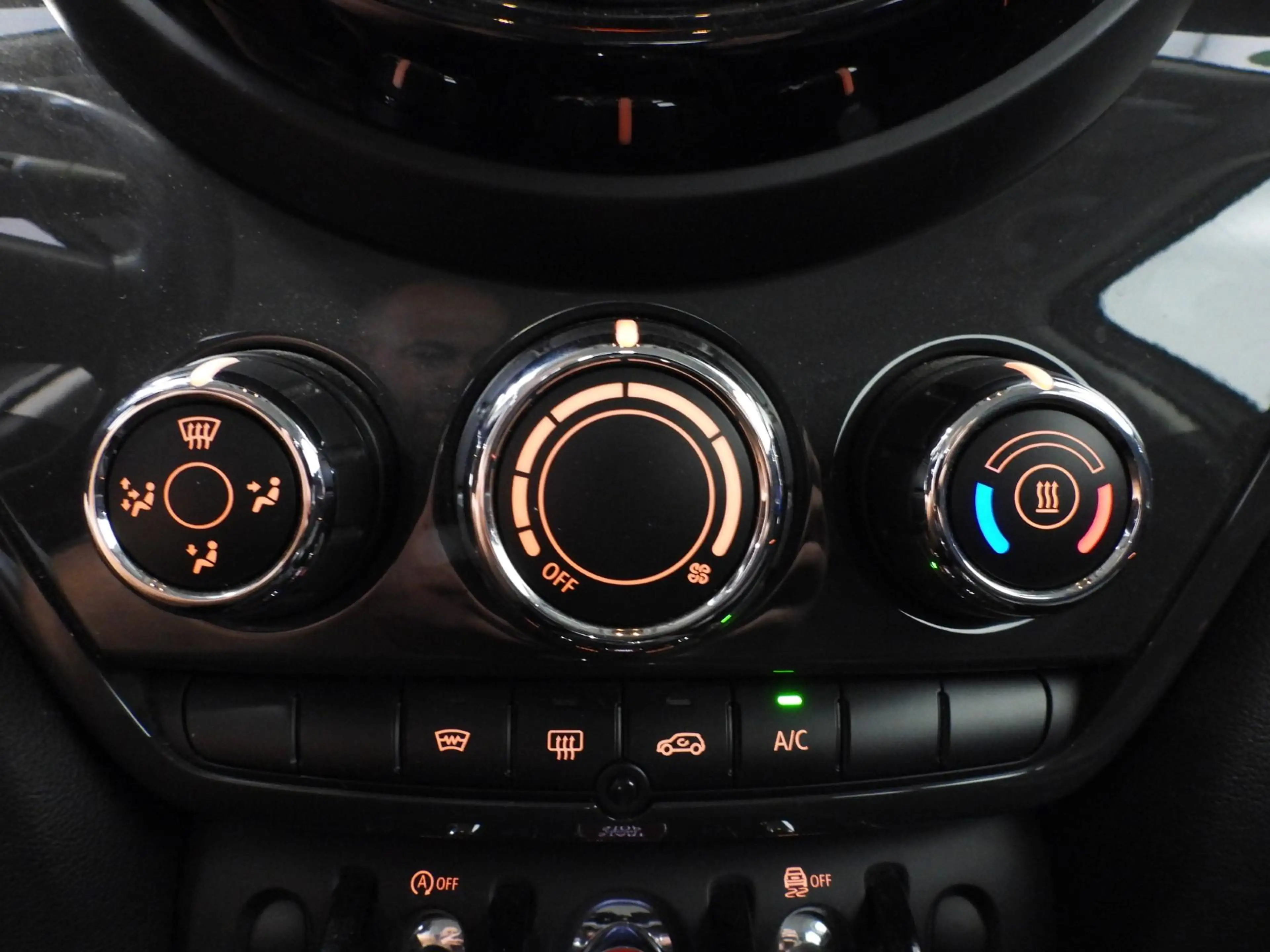 MINI One Countryman 1.5 NAVI/LEER/EL.KLEP/LED/16"LMV! — photo 6