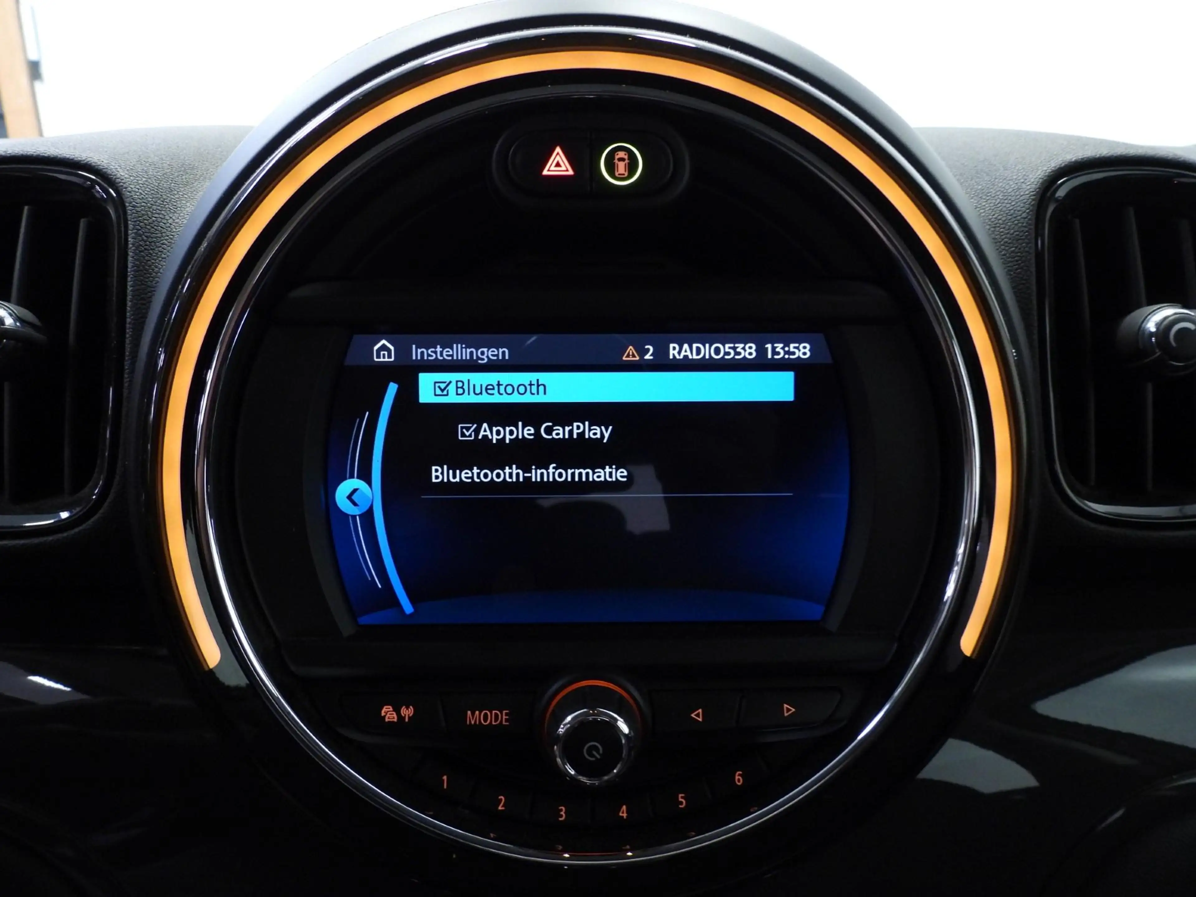 MINI One Countryman 1.5 NAVI/LEER/EL.KLEP/LED/16"LMV! — photo 11
