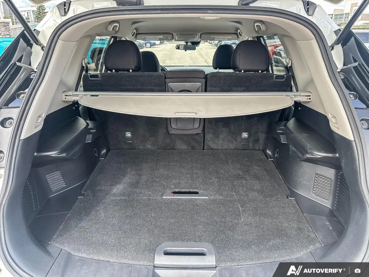 Nissan Rogue снимка Nissan Rogue