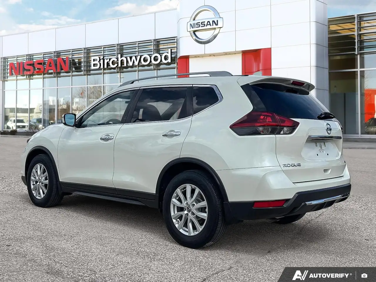 Nissan Rogue снимка Nissan Rogue