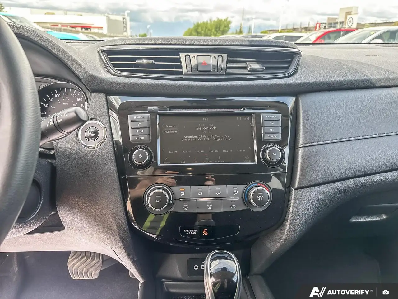 Nissan Rogue снимка Nissan Rogue