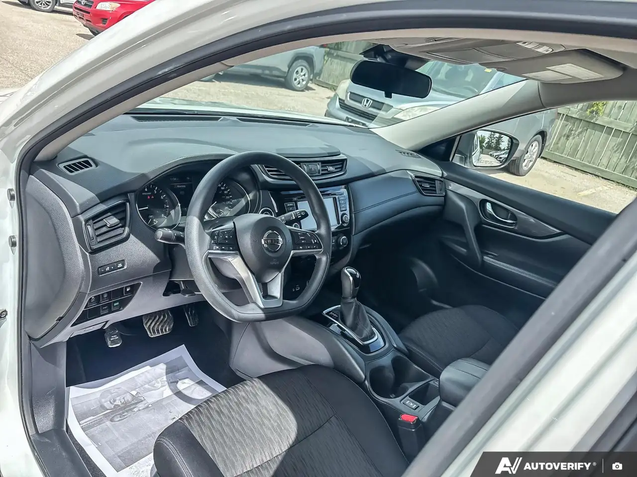 Nissan Rogue снимка Nissan Rogue