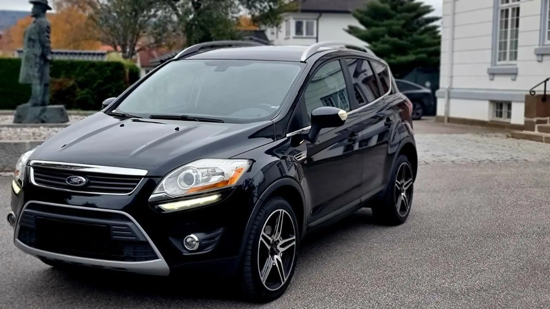 Ford Kuga 2.0 TDCi 4x4 Aut. Trend Black - 1