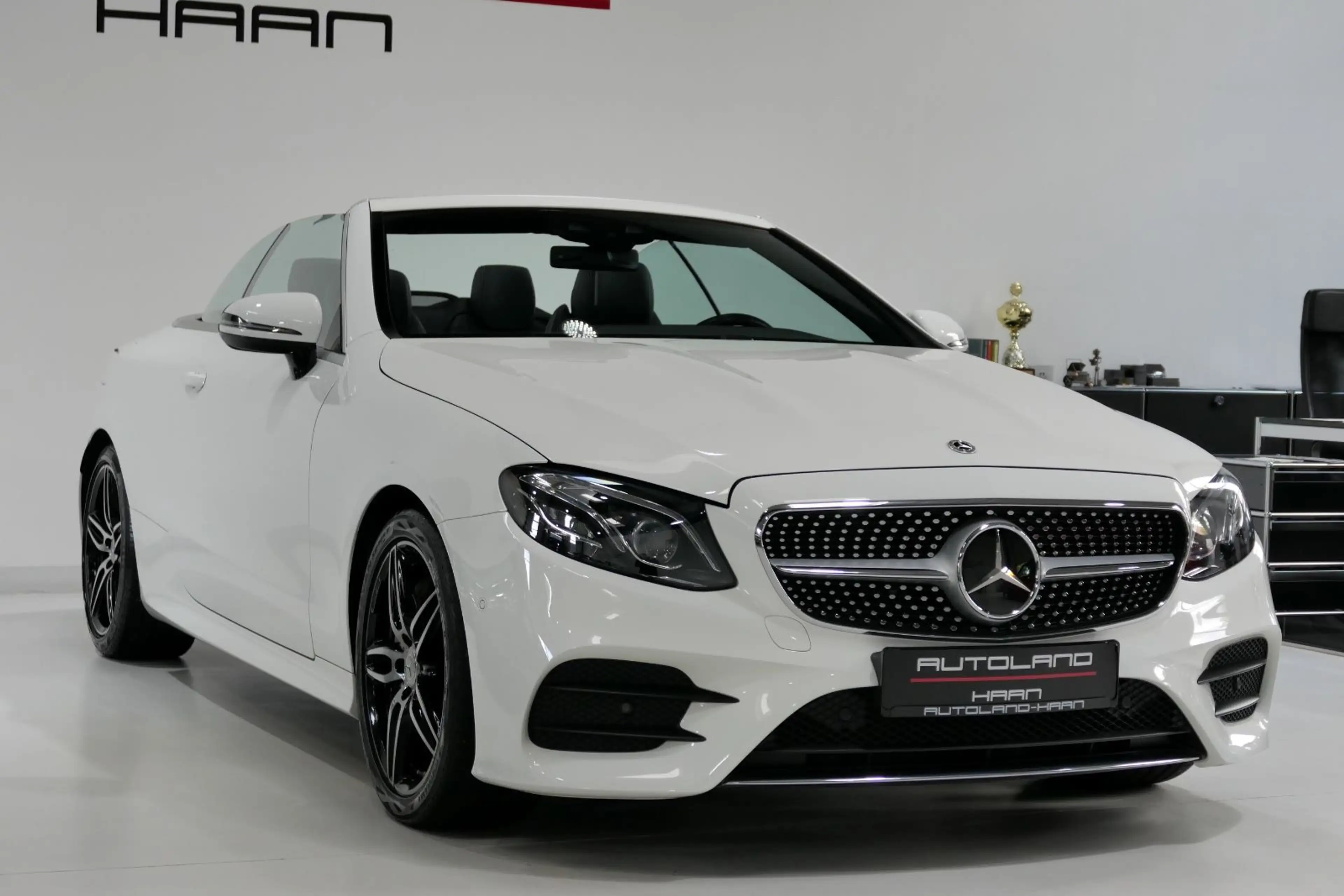 Mercedes-Benz E 350 E350 Cabrio AMG Line *Distronic*Airscarf*Comand* — photo 4