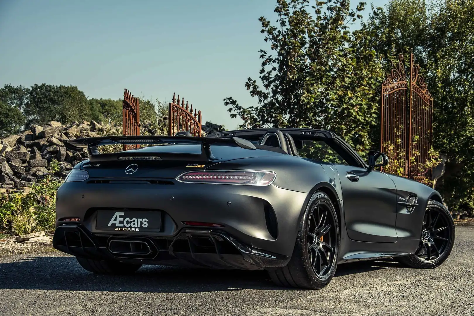 Mercedes-Benz AMG GT * R / ROADSTER 1 OF 750 / 1 OWNER / BELGIAN CAR * Noir - 2