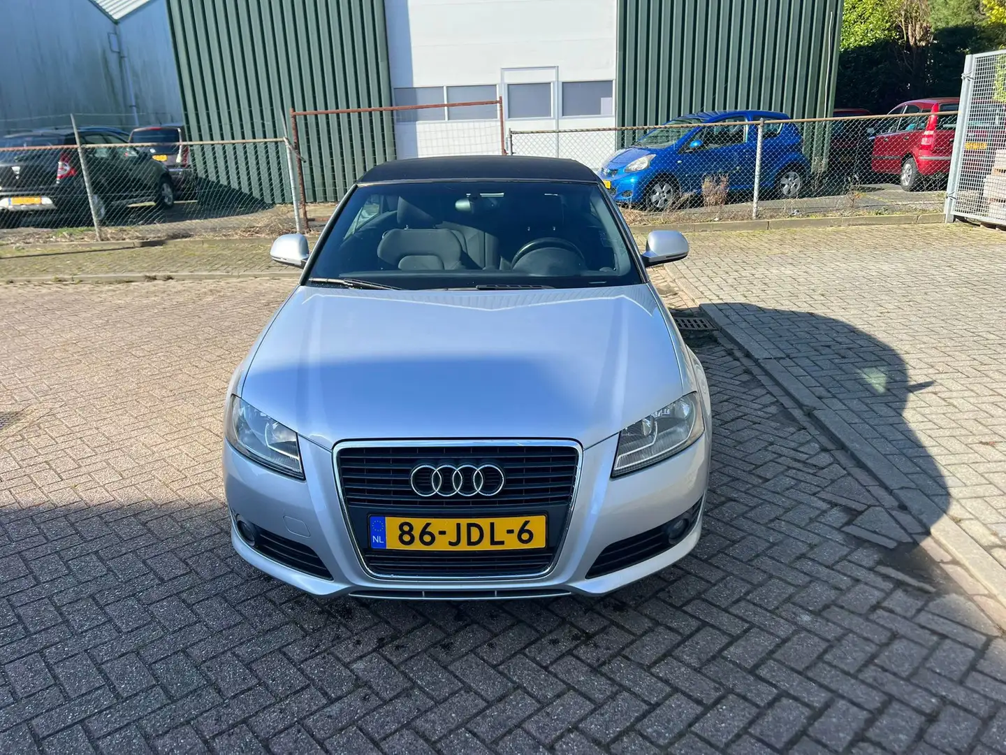 Audi A3 Cabriolet 1.8 TFSI Attraction 1e Eigenaar Airco Cr Grau - 2