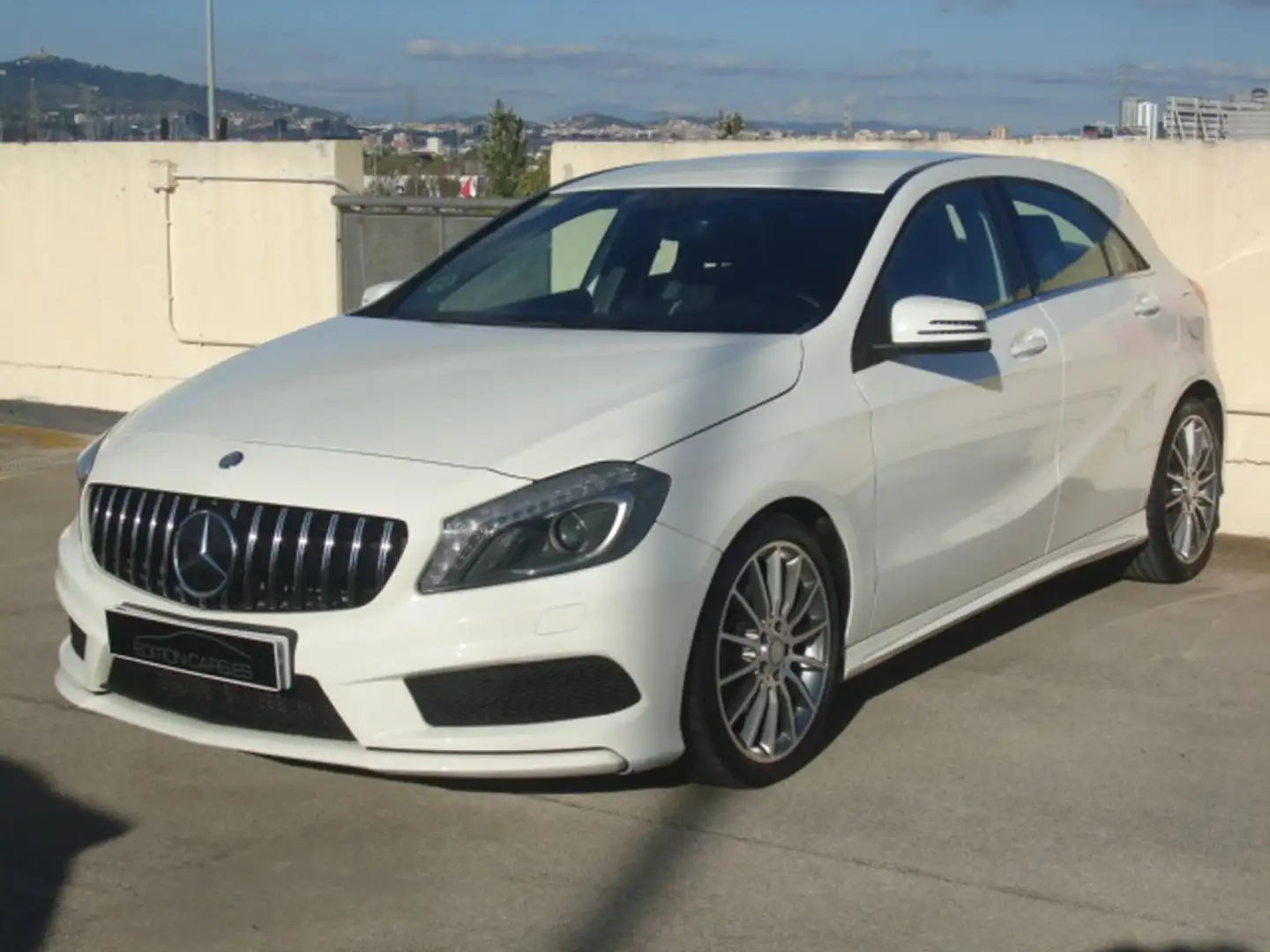 Mercedes-Benz A 200 200d AMG LINE Blanc - 1