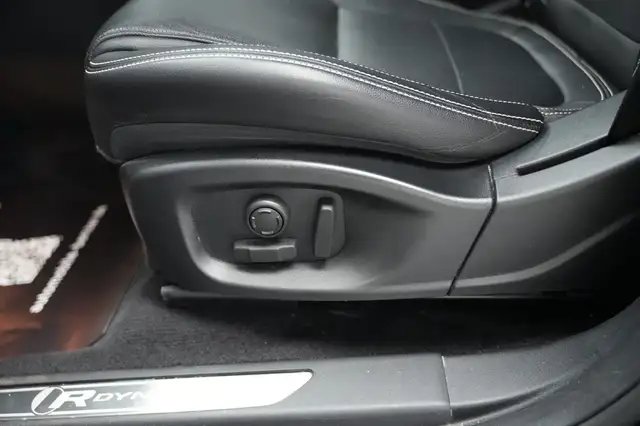 Jaguar E-Pace view 15