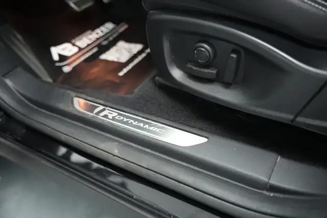 Jaguar E-Pace view 14