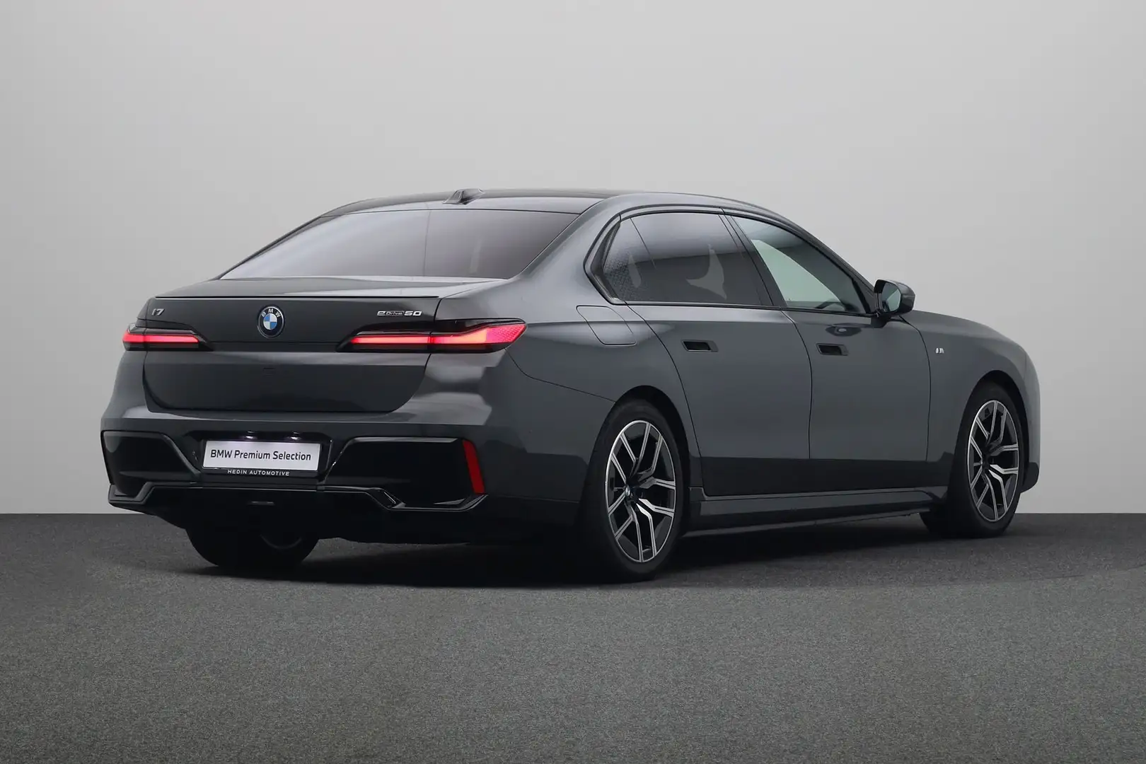 BMW i7 eDrive50 106 kWh | 20" M Aerodynamische Velgen | M Grijs - 2