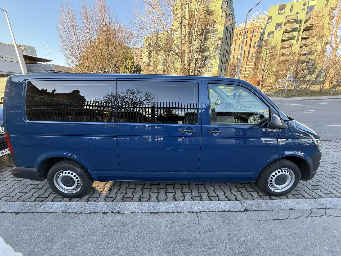 Volkswagen T6 Transporter Kastenwagen LR 2,0 TDI BMT - 2