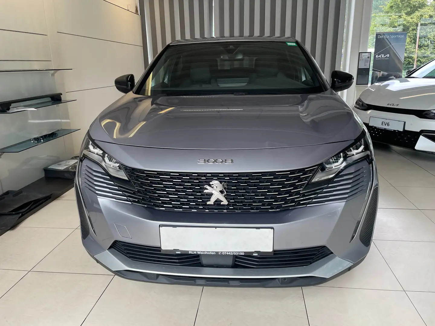 Peugeot 3008 Hybrid 136 E-DCS6 Allure Aut. Gris - 1