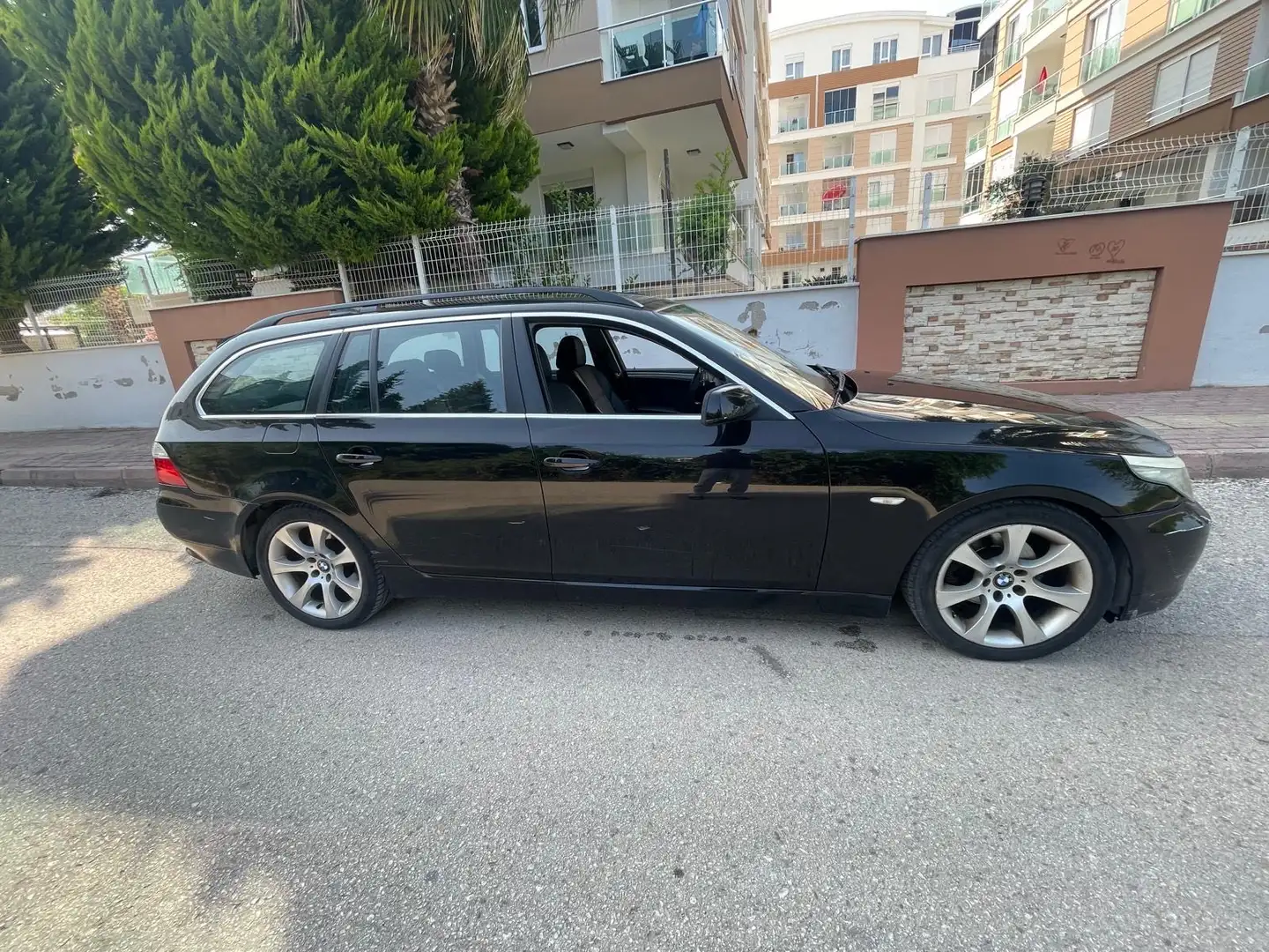 BMW 520 520d Corp. Bns Line Zwart - 2