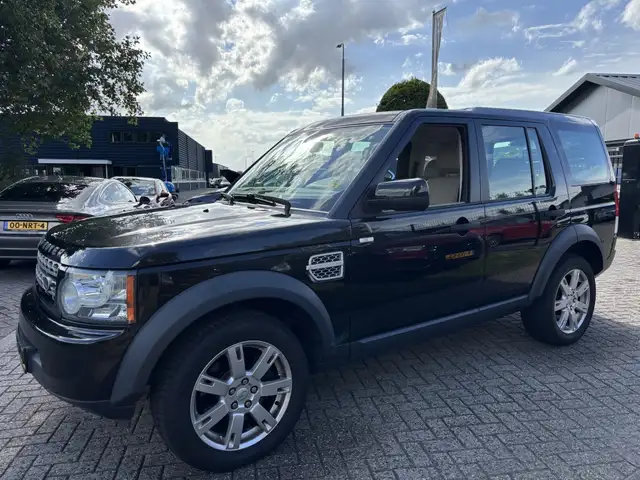 Land Rover Discovery view 9