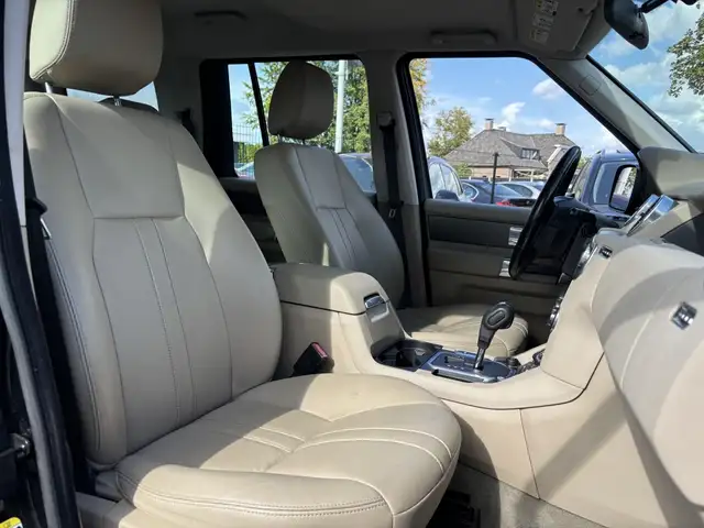 Land Rover Discovery view 14