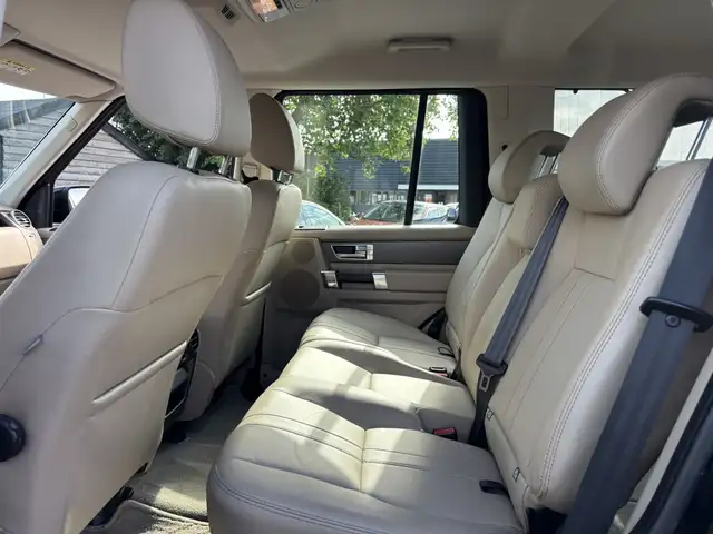 Land Rover Discovery view 11
