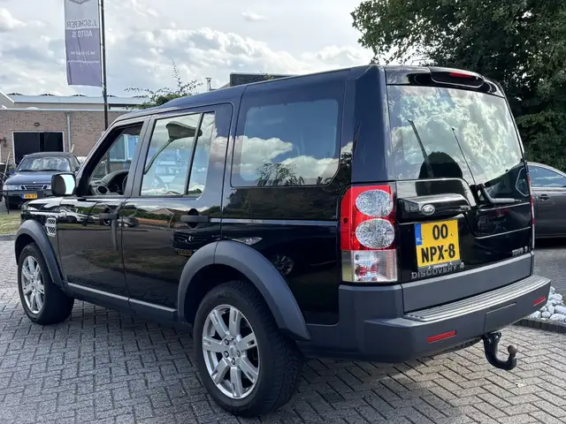 Land Rover Discovery view 7