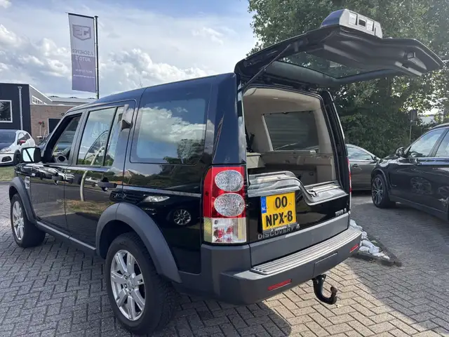 Land Rover Discovery view 8