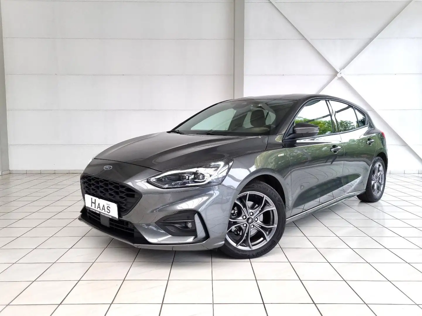 Ford Focus ST-Line 1.5l 150 PS 8-G-Auto. #i.LED #AHK Grau - 1