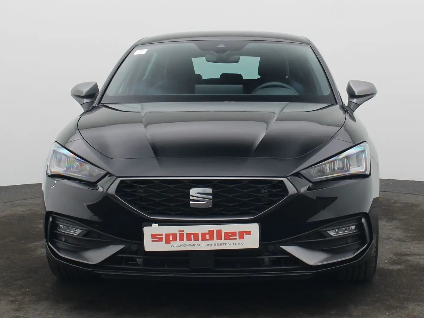SEAT Leon FR 2.0 TDI DSG / LED, ACC, RFK, Navi, SHZ Zwart - 2