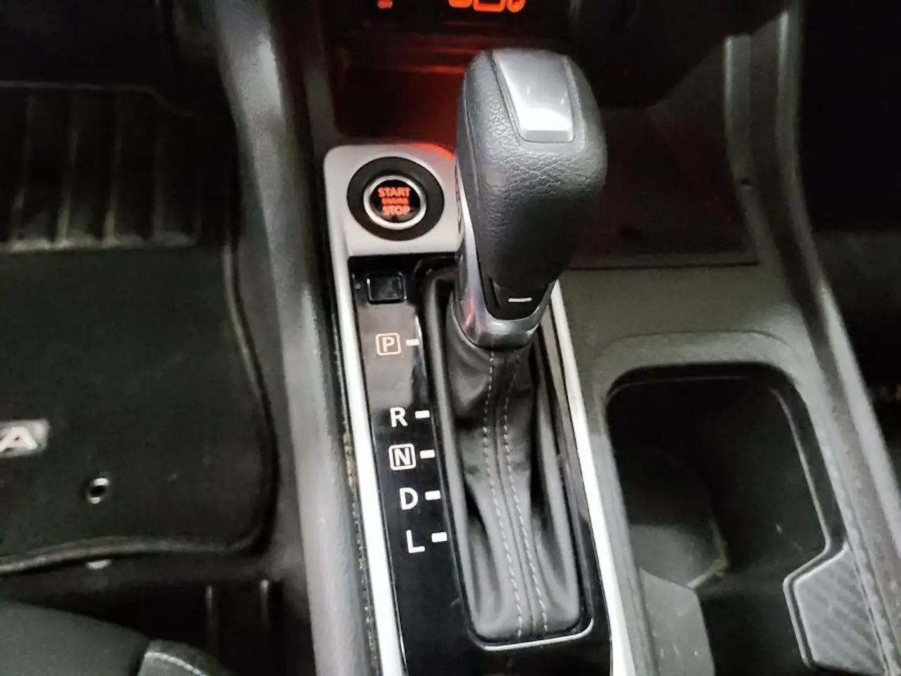 Nissan Sentra снимка Nissan Sentra