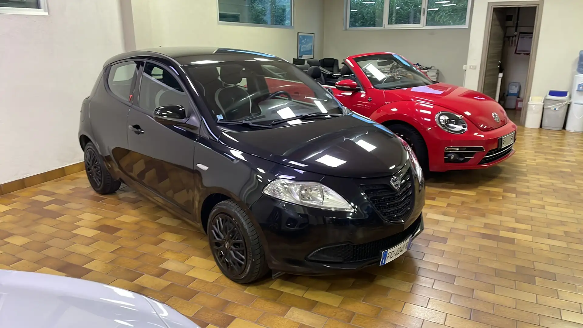 Lancia Ypsilon Ypsilon 1.2 8v Elefantino 69cv Noir - 1