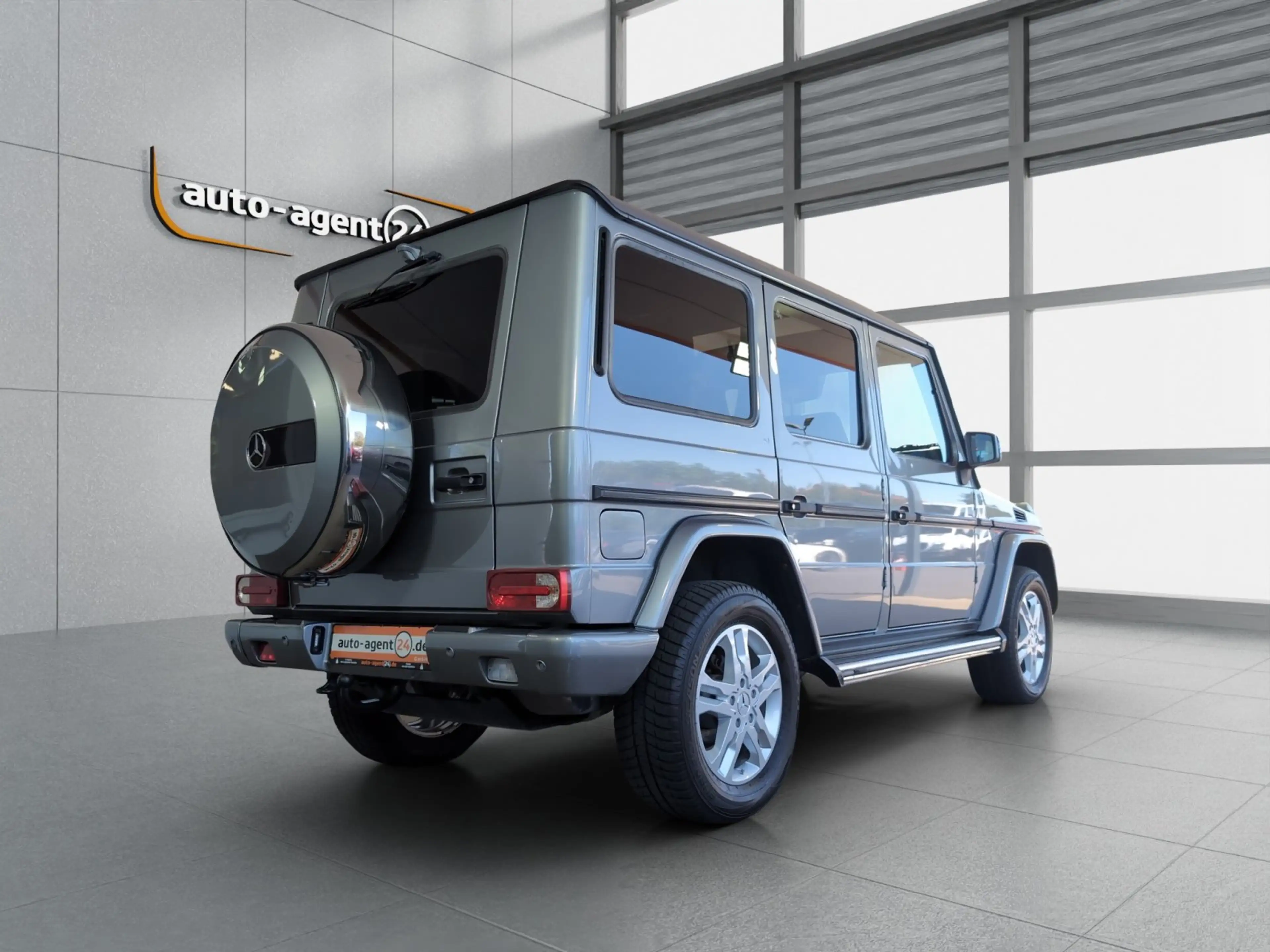 Mercedes-Benz G 350 D /2.Hd/Distro/StandHzg./AHK/H&K/Sitzlüft. — photo 4