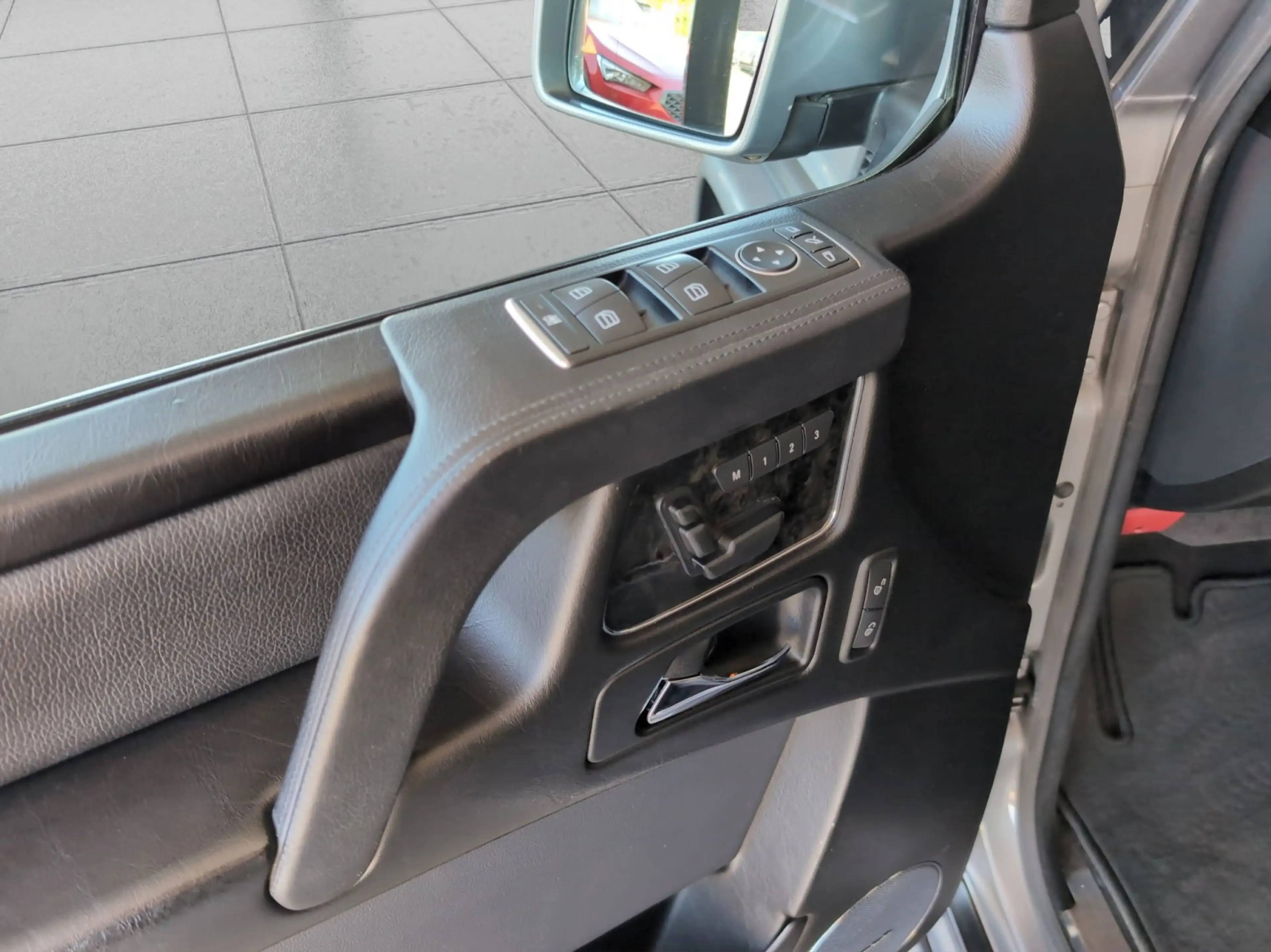 Mercedes-Benz G 350 D /2.Hd/Distro/StandHzg./AHK/H&K/Sitzlüft. — photo 13