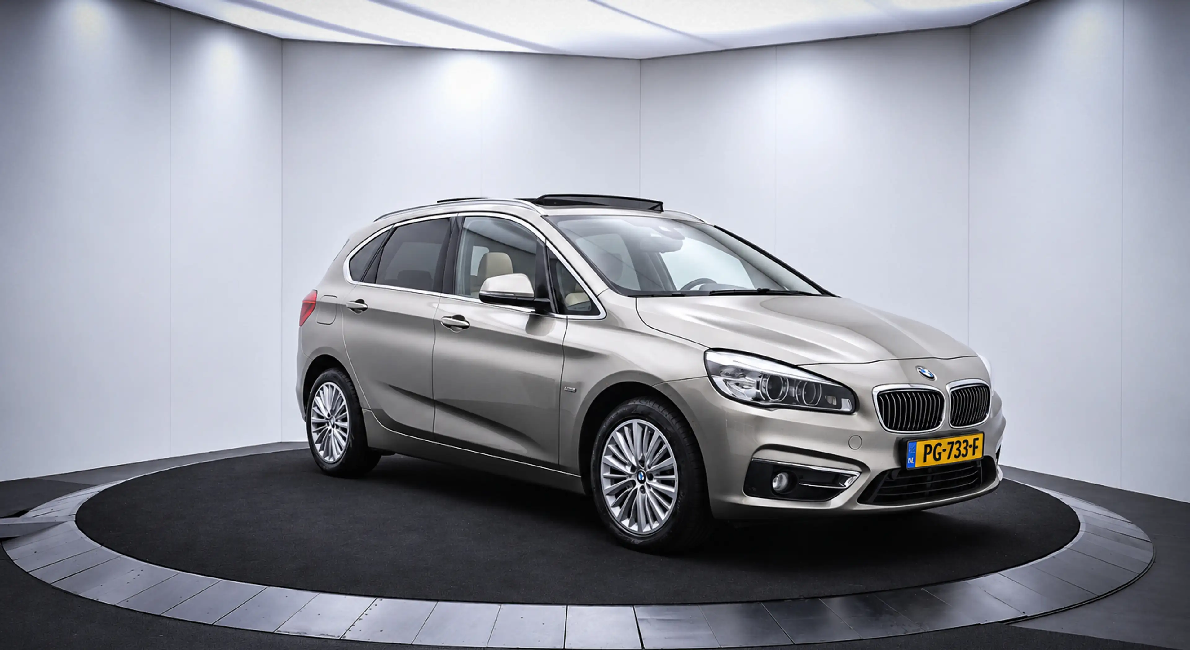 BMW 220 2-serie Active Tourer 220iA High Executive SCHUIFD — photo 3