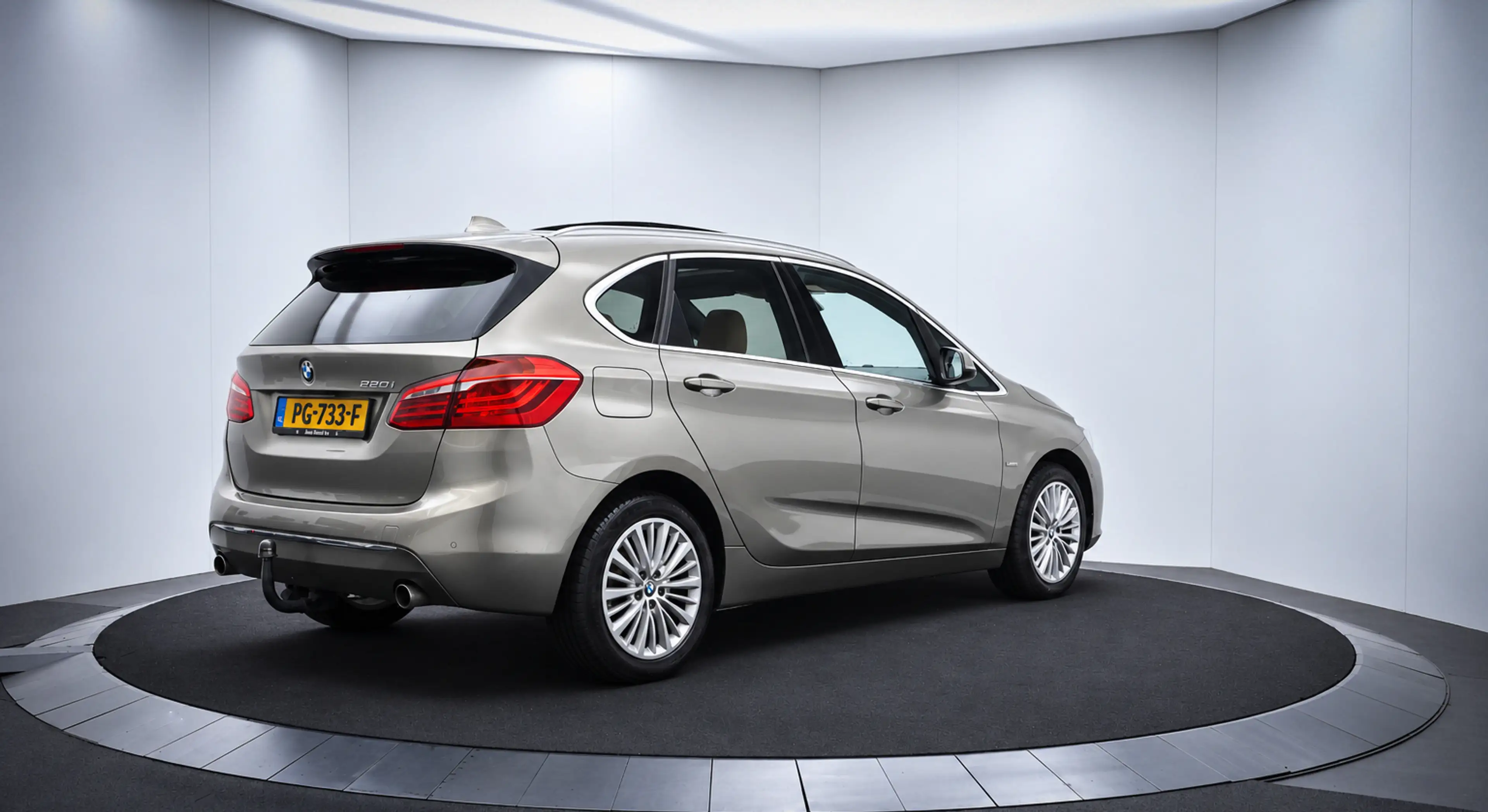 BMW 220 2-serie Active Tourer 220iA High Executive SCHUIFD — photo 5