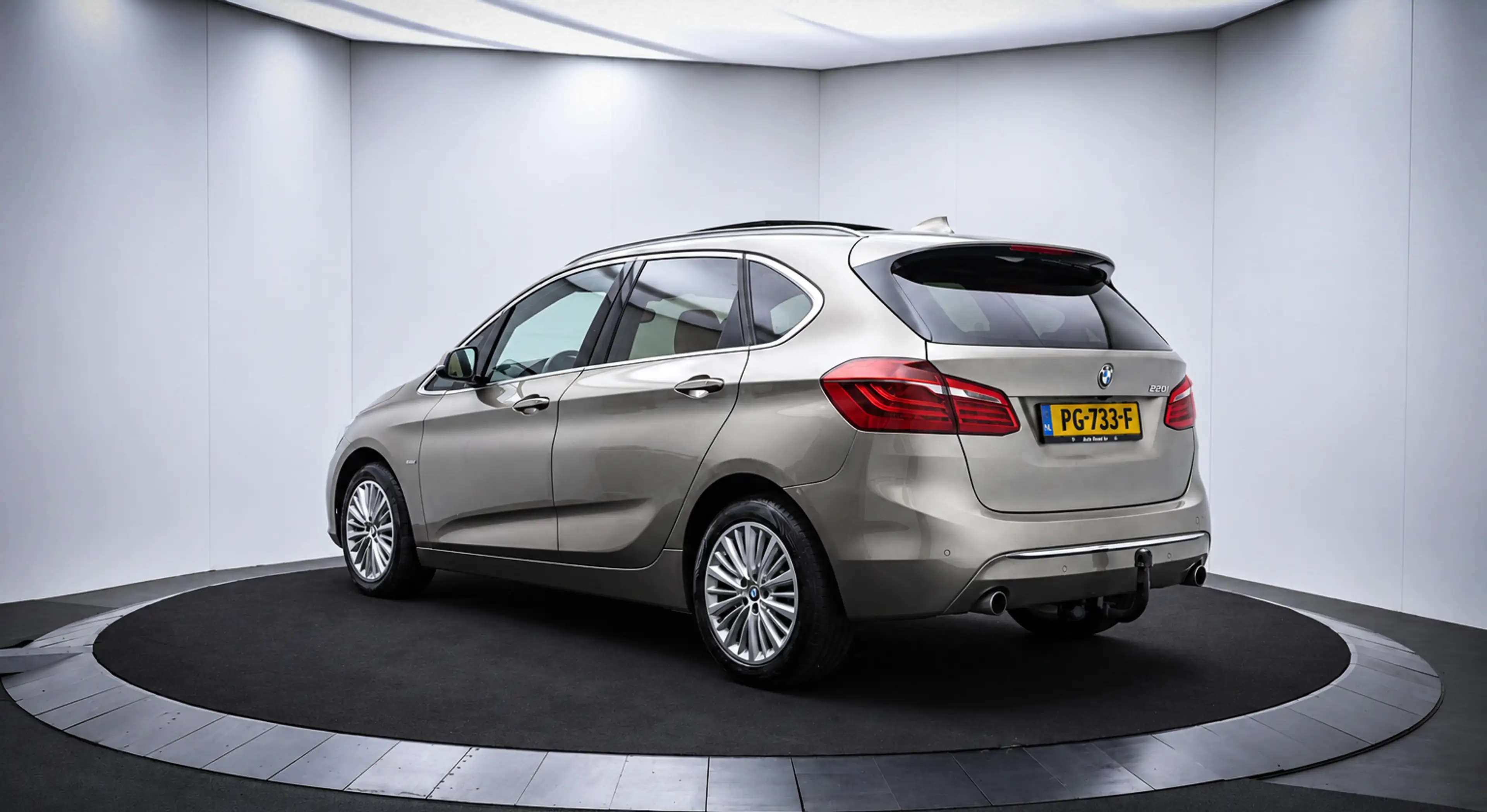 BMW 220 2-serie Active Tourer 220iA High Executive SCHUIFD — photo 8