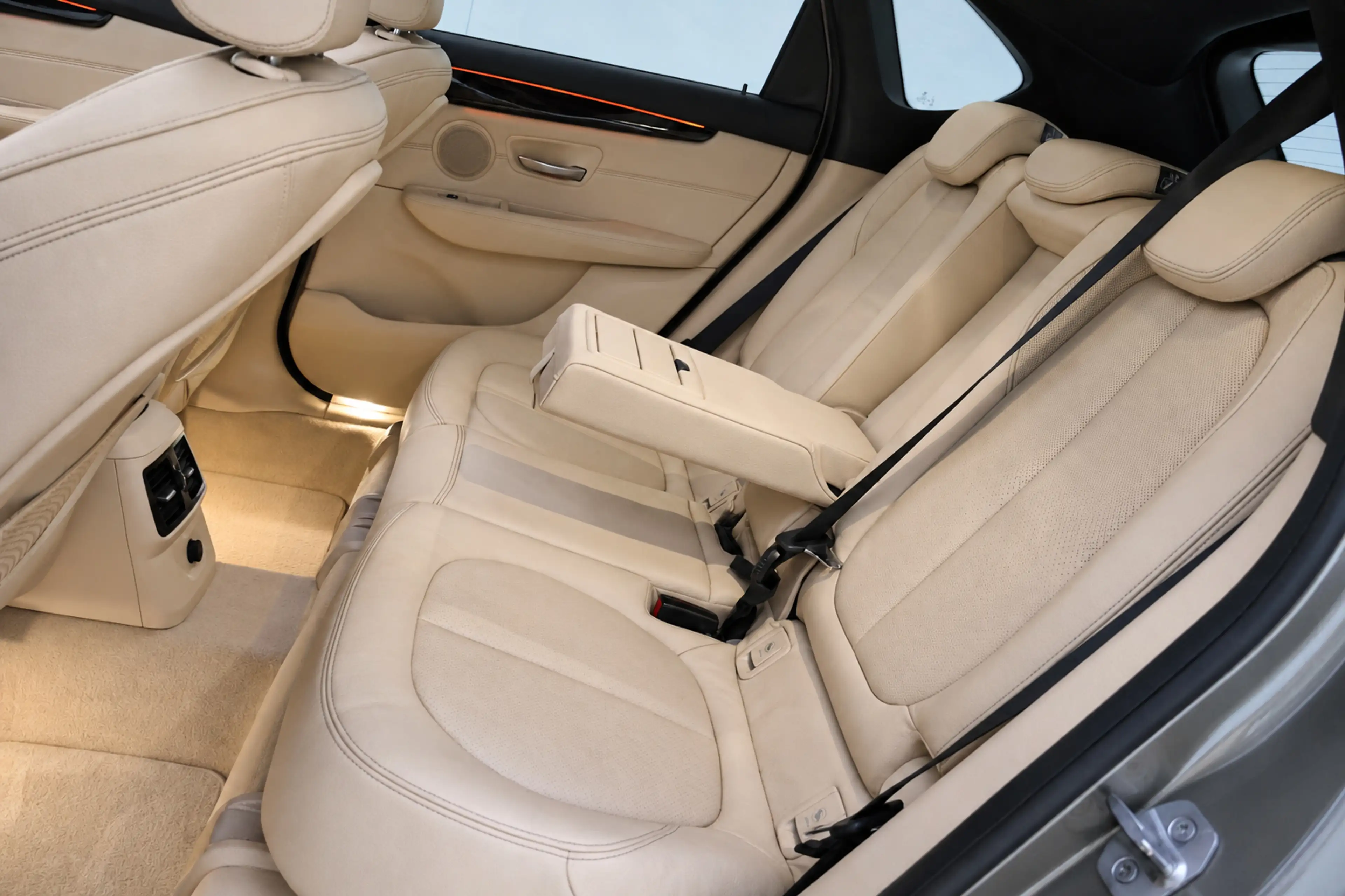 BMW 220 2-serie Active Tourer 220iA High Executive SCHUIFD — photo 11