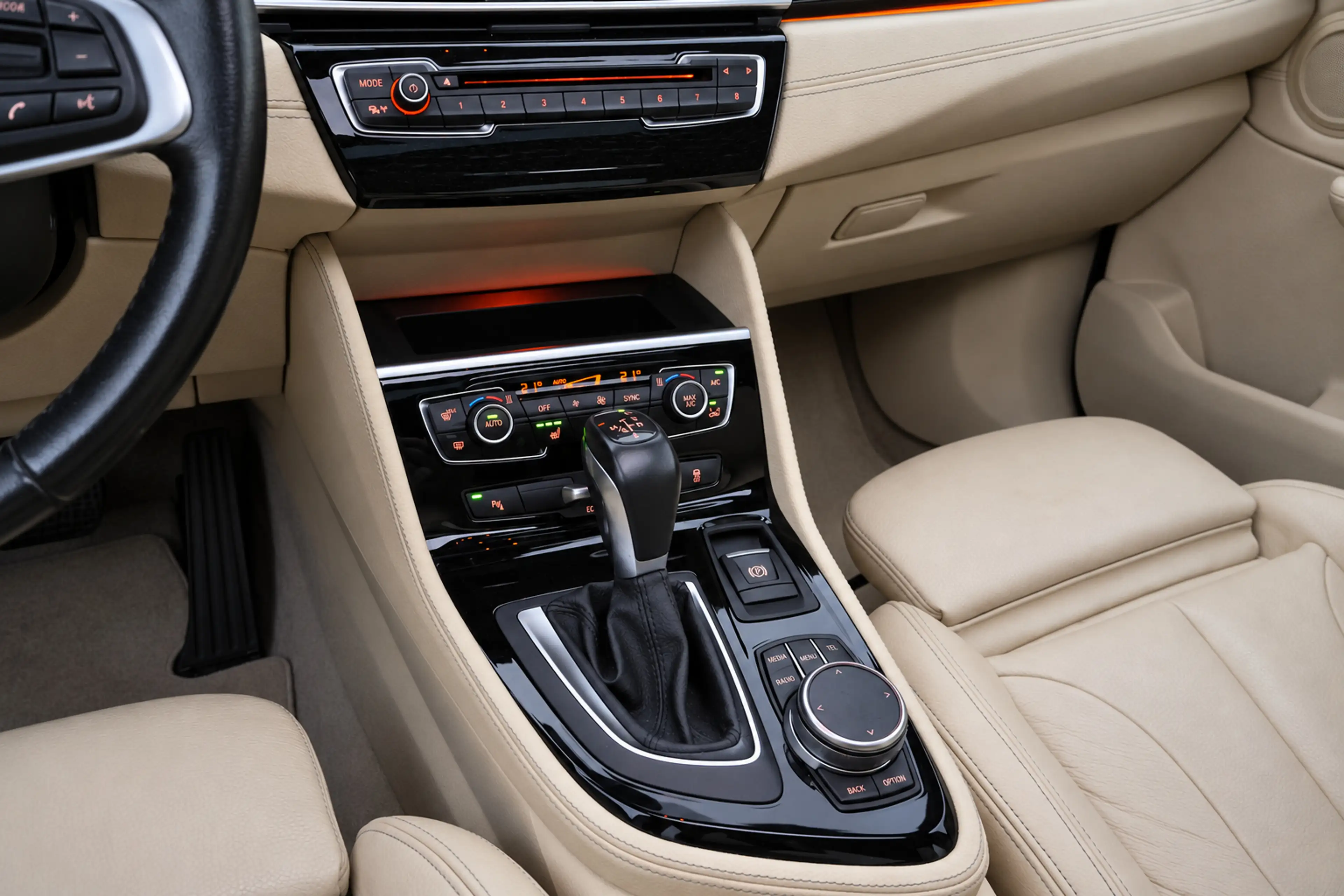 BMW 220 2-serie Active Tourer 220iA High Executive SCHUIFD — photo 19